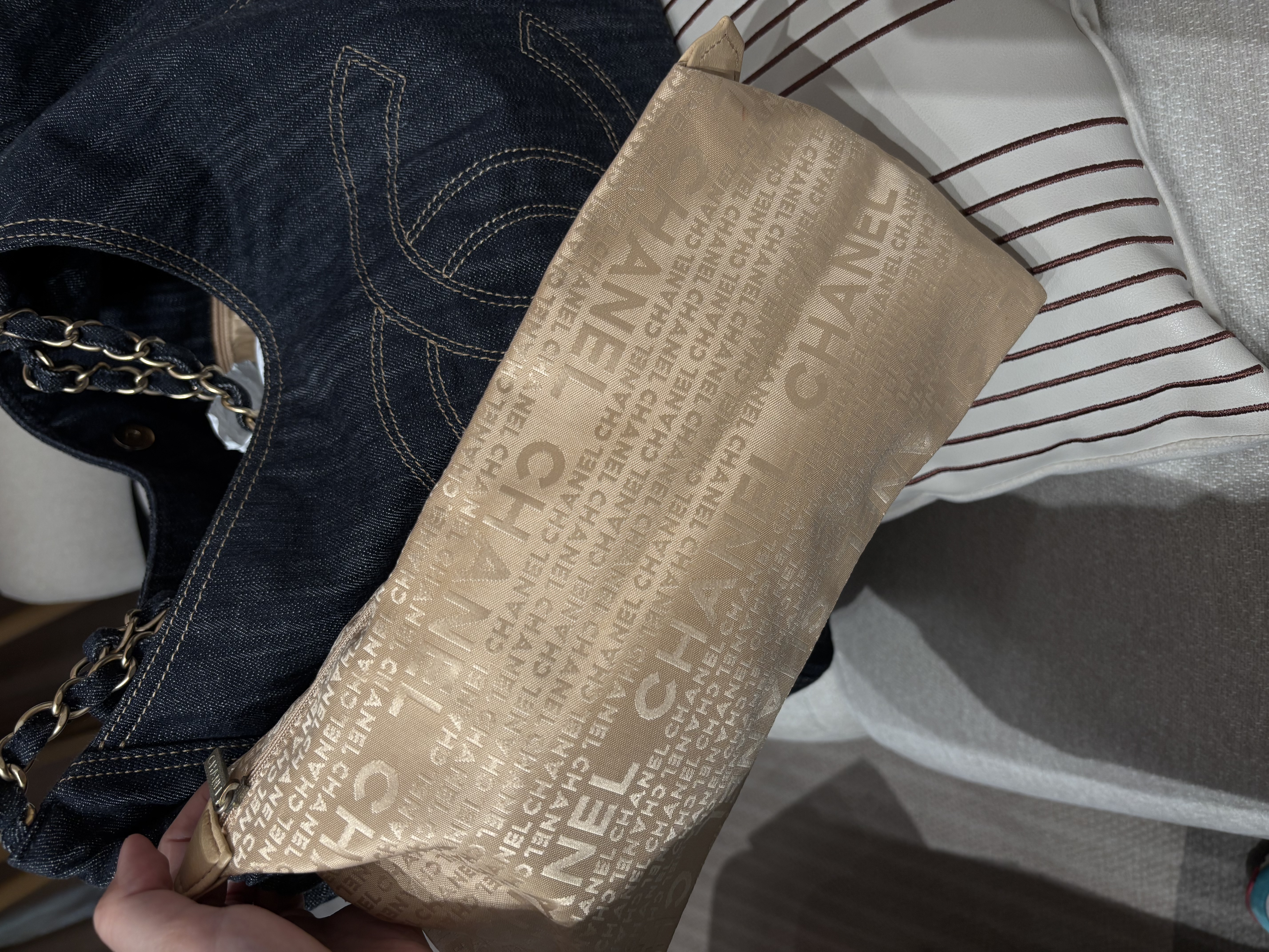 CHANEL Cococabath denim hobo 100%Authentic ,98%new ✅card ✅dust bag ✅pouch 