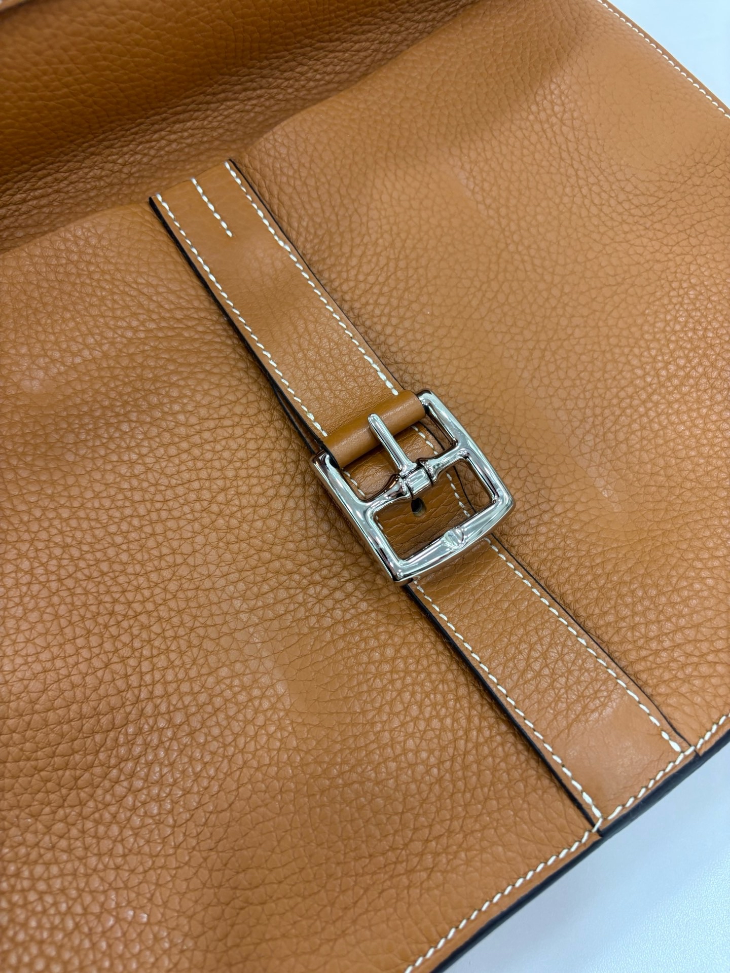 Pre-Owned HERMÉS Halzan 31 / Product Code:26052205