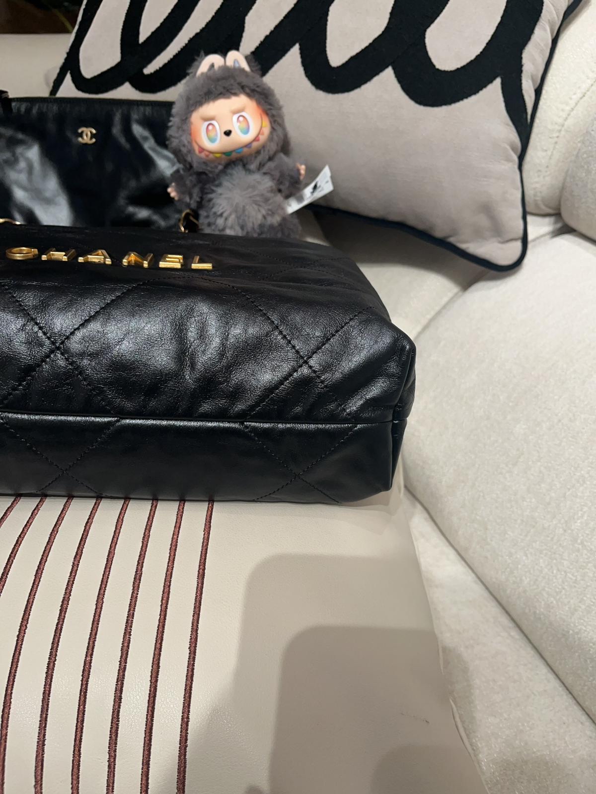 Chanel 22 Small AS1160 黑色牛皮，金鏈100%Uthentic, 98%New ✅晶片✅Dust bag✅Pouch