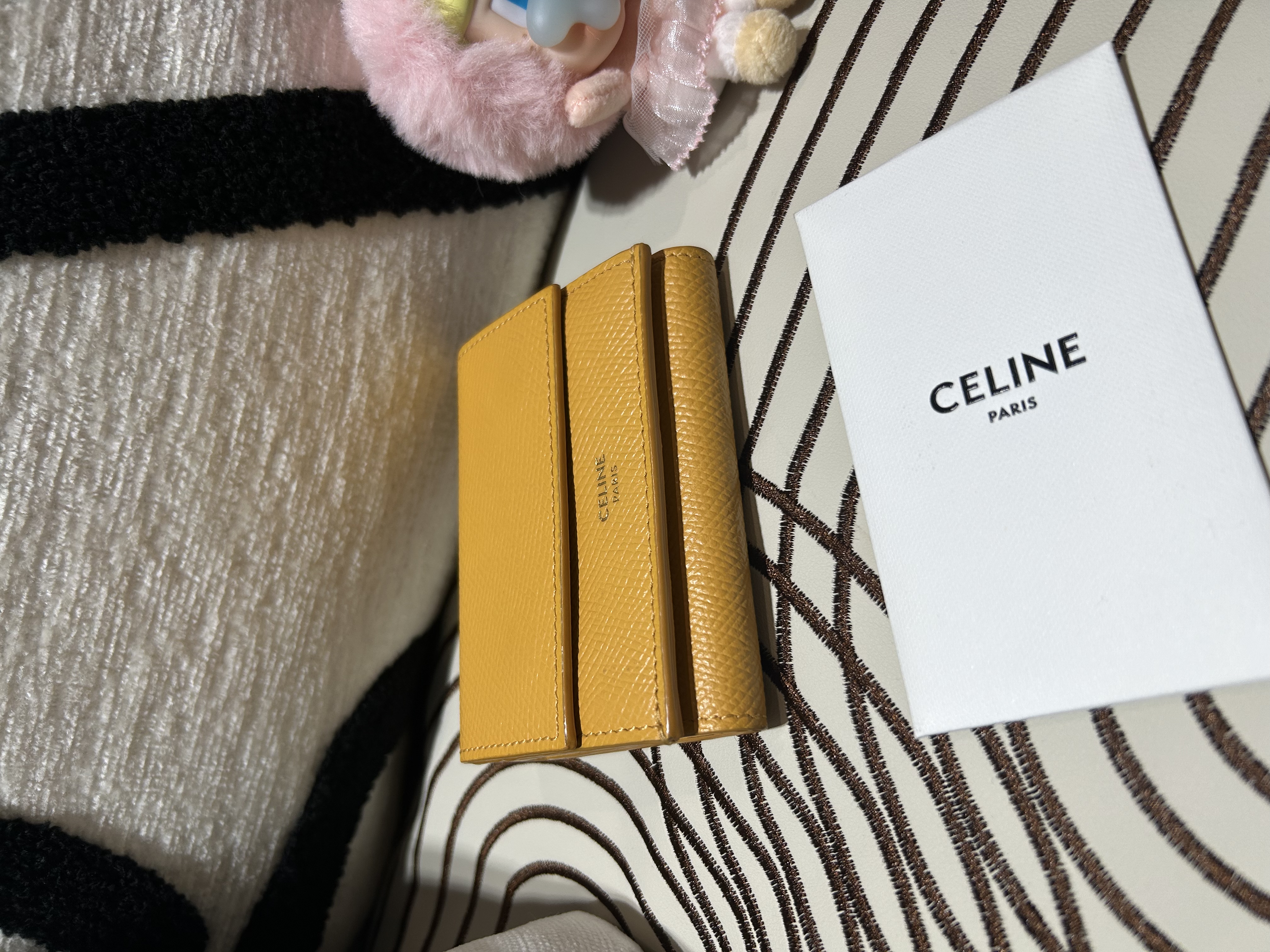 Celine wallet calfskin 牛皮短銀包100%Authentic, 98%new 