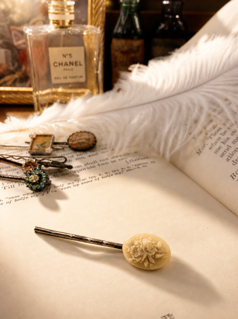 梳妝台的溫柔遺跡∙ 復古古董手作雕花與寶石髮夾系列Boudoir's Gentle Relics ∙ Vintage Carved Cameo & Gemstone Hairpin Collection