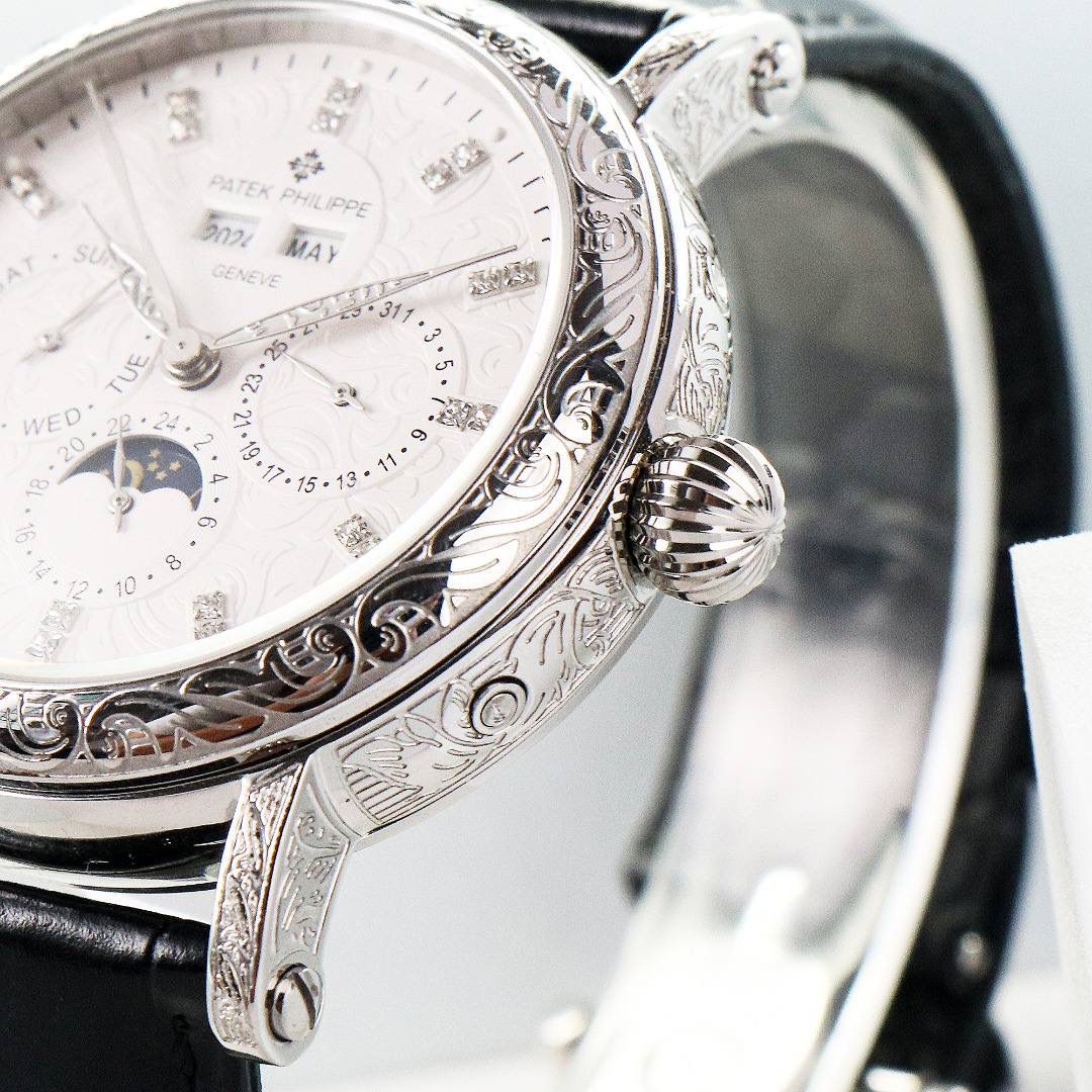 【铁划银钩 苍劲有力】高颜值新品 古朴。复古。精湛的工艺！ 年度最佳典藏之作——百达翡丽古典超级复杂多功能 万年历功能腕表 团队历时两年多精心设计，不计成本，敢为人先，力求完美，克服重重难关，突破多层技术瓶颈，机芯型号为CH 29-535 升级版，质量稳定！【表带】经典意大利小牛皮表带，纹路清晰，质感好。搭配圈市面最顶级的百达翡丽灯笼表扣，通用原装无压力。 优雅的Calatrava雕花表壳极具个性，42毫米的表径适配大众男性手寸，与专柜一致，非常商务可亦休闲。