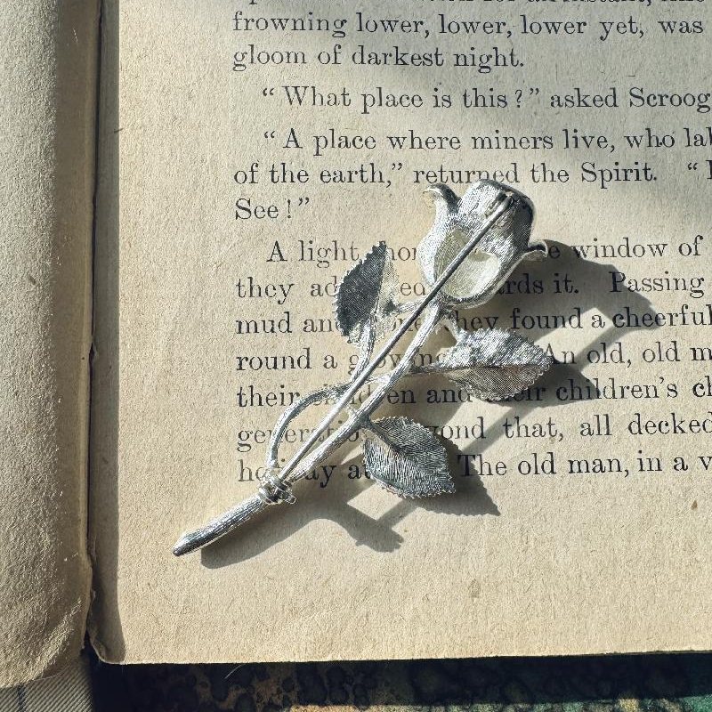 Vintage Light Silver Tone Textured Rose Brooch(MT2298-2)
