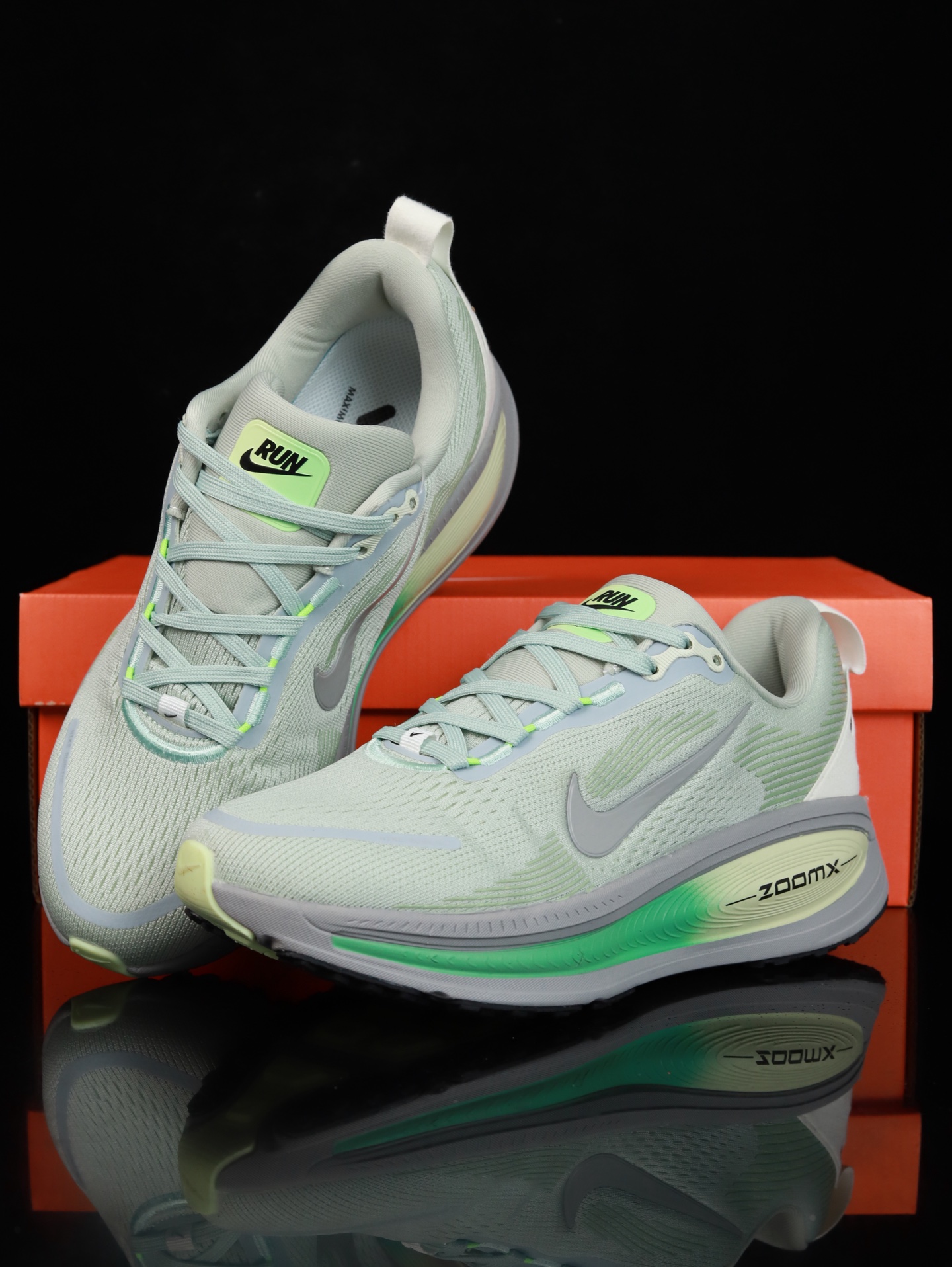 Nike Vomero 18 HM6803-002
