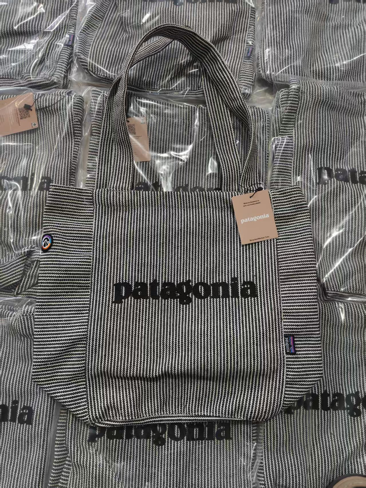 預訂 Pata gonia Recycled Stripe Tote Bag