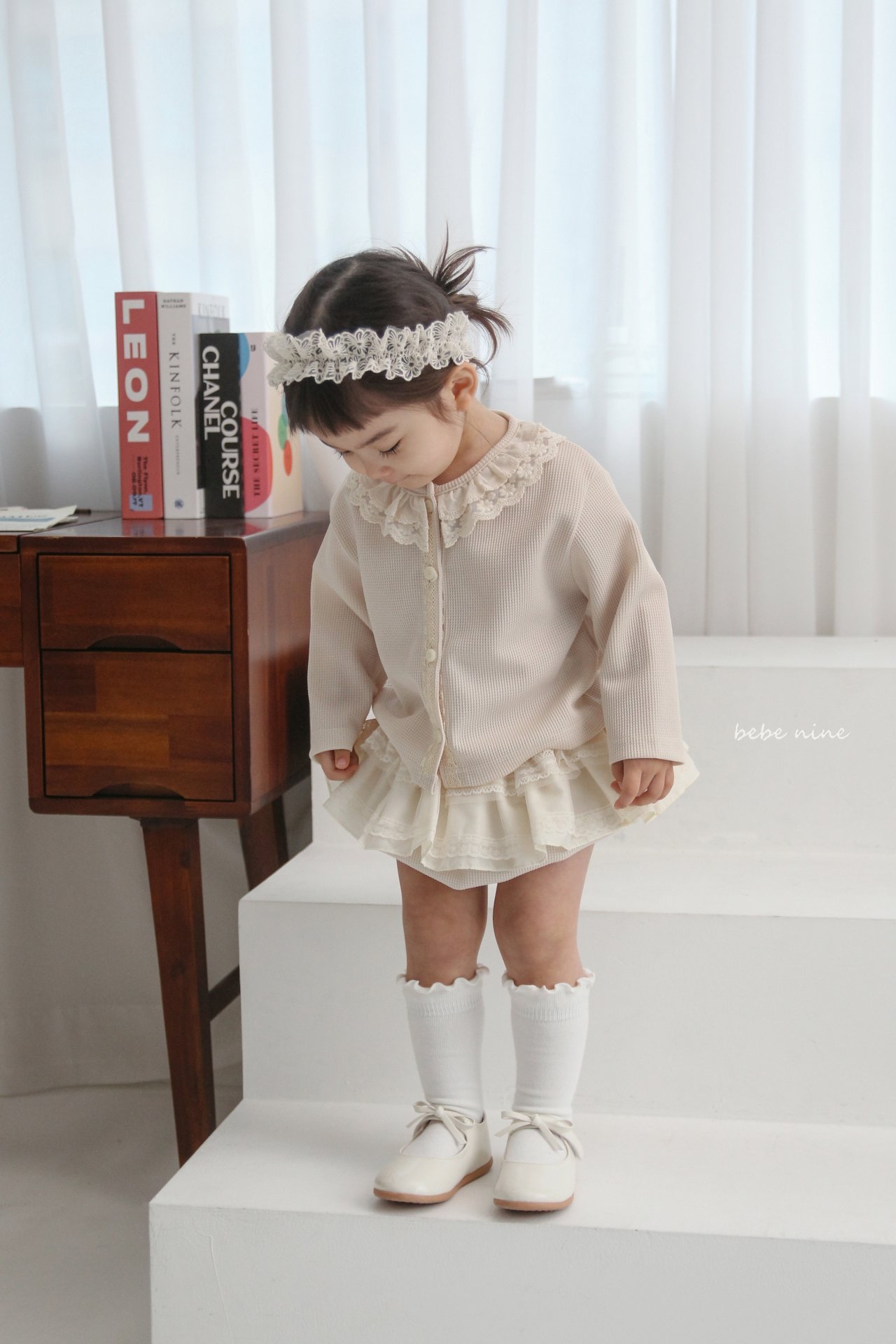 🌸預訂 韓國直送🌸🇰🇷Bebenine兩色蕾絲花邊領華夫格開襟外套