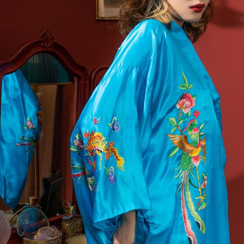 Vintage c.a. 1990s Made in China Hand-Embroidered Silk Bathrobe NEW OLD STOCK- Dragon/Sky Blue
