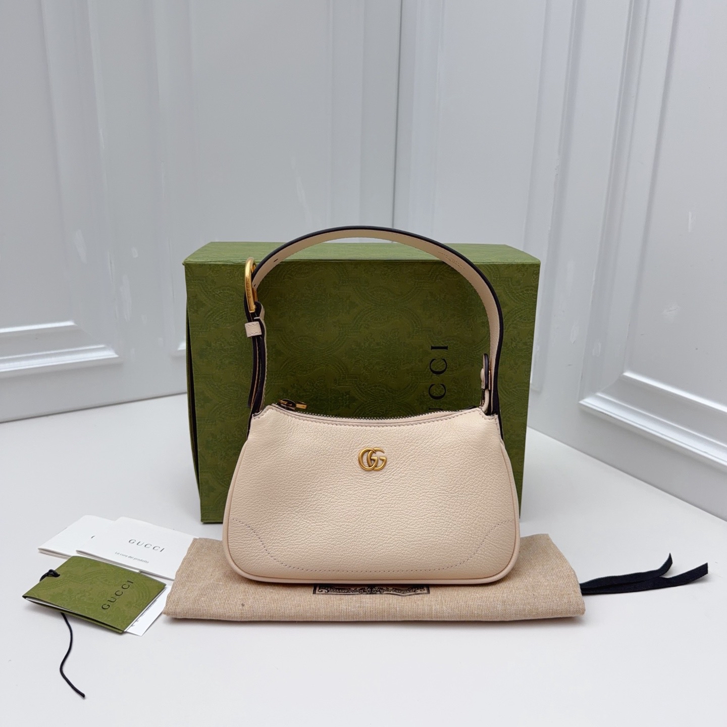 【預訂貨品】閒置全新⭐️ GUCCI經典奶白腋下包