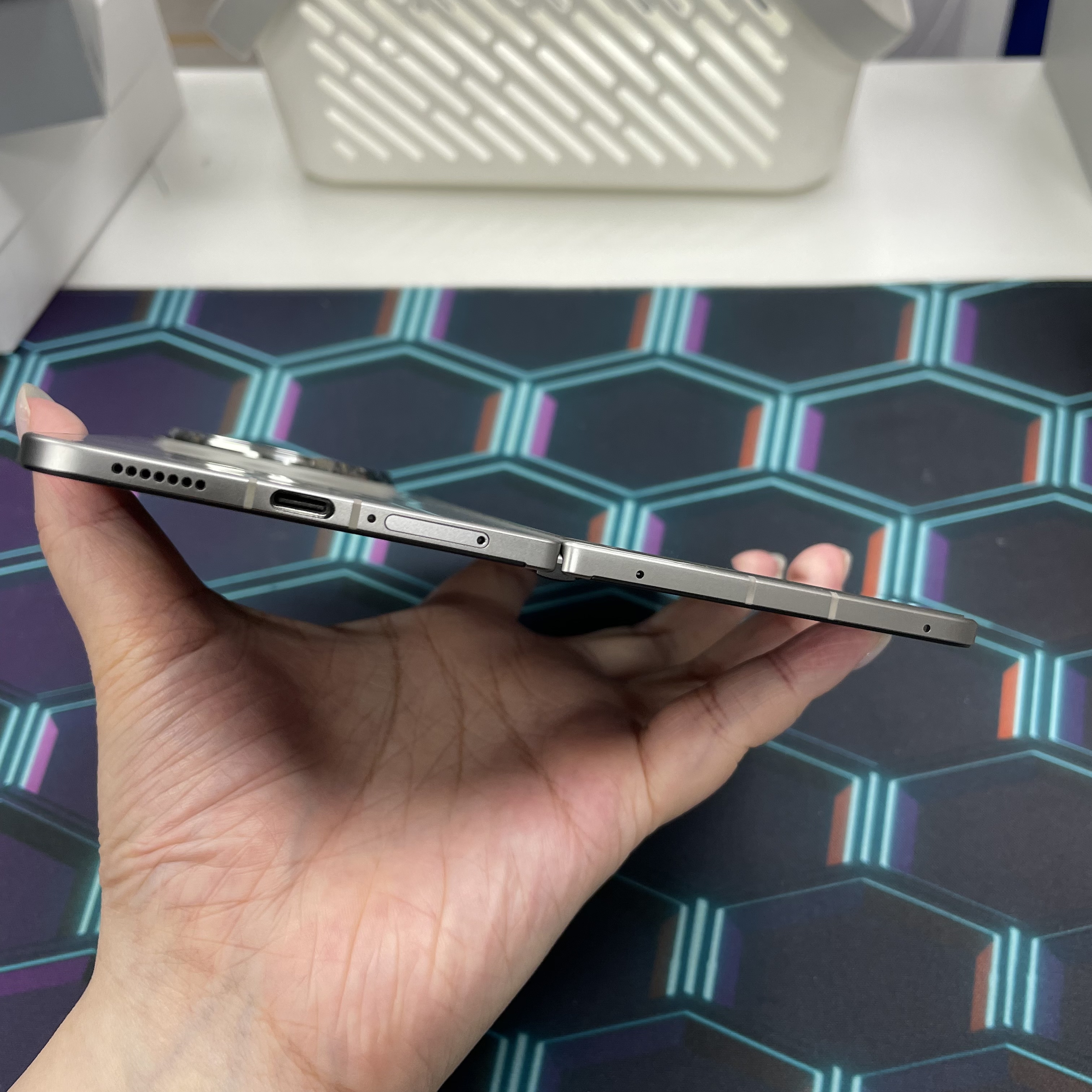 *6594 Oppo Find N6 勁靚機 16+512GB 深空鈦 gray