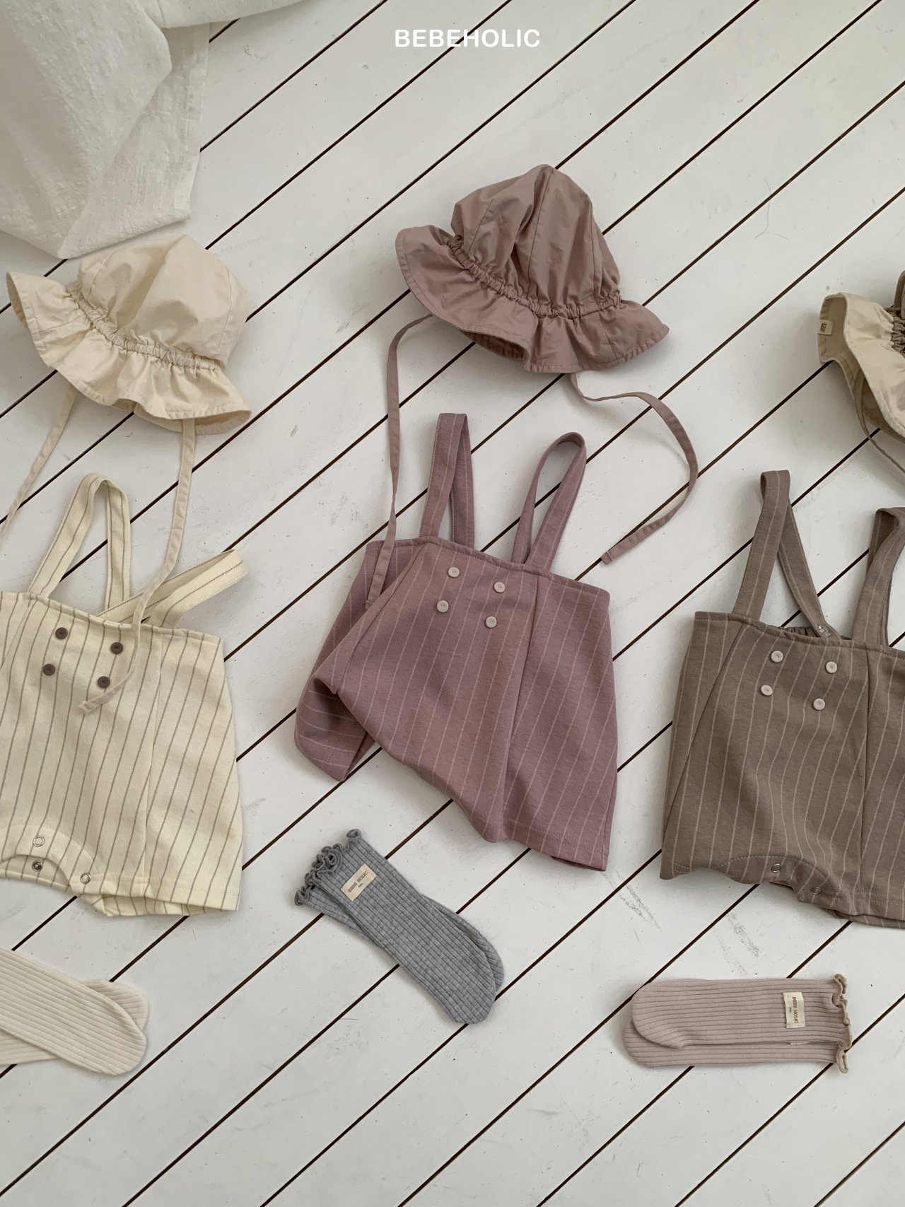 🌸預訂 韓國直送🌸🇰🇷BEBEHOLIC三色縫線條紋吊帶連身褲