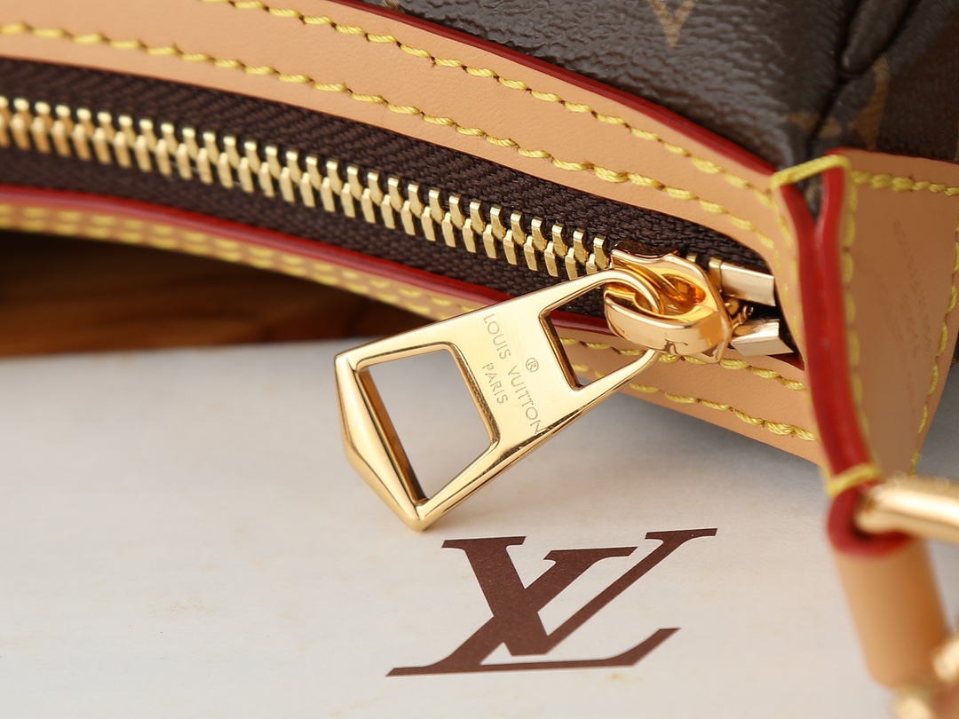LV Louis Vuitton Looping Monogram