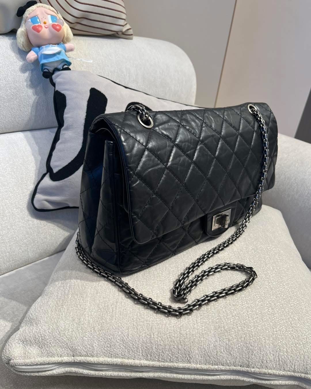 Change 2.55 classic flap large calfskin  100%Authentic,92%New ✅卡✅Dust bag✅box