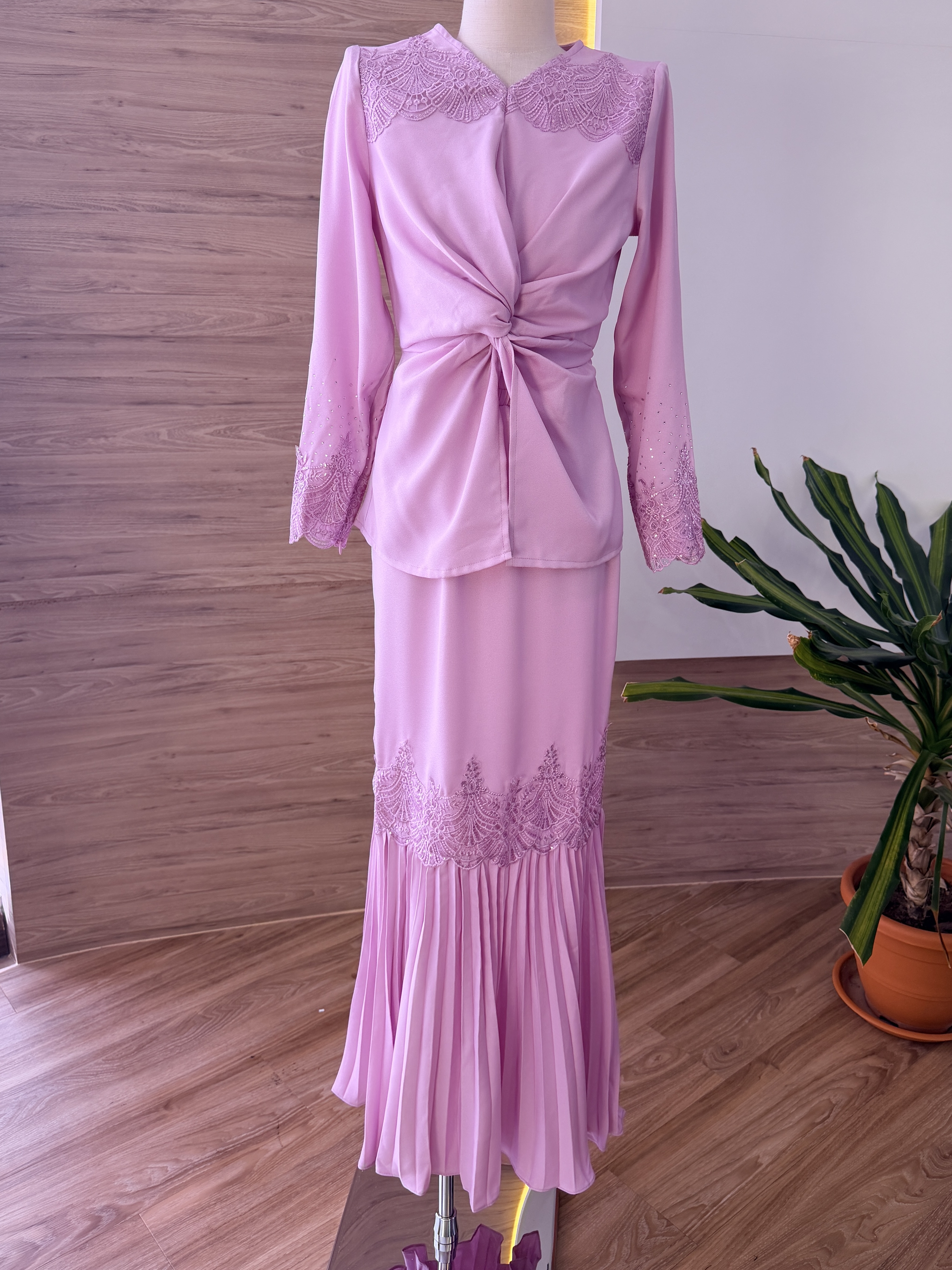 Amara Twist Kurung Set Wear