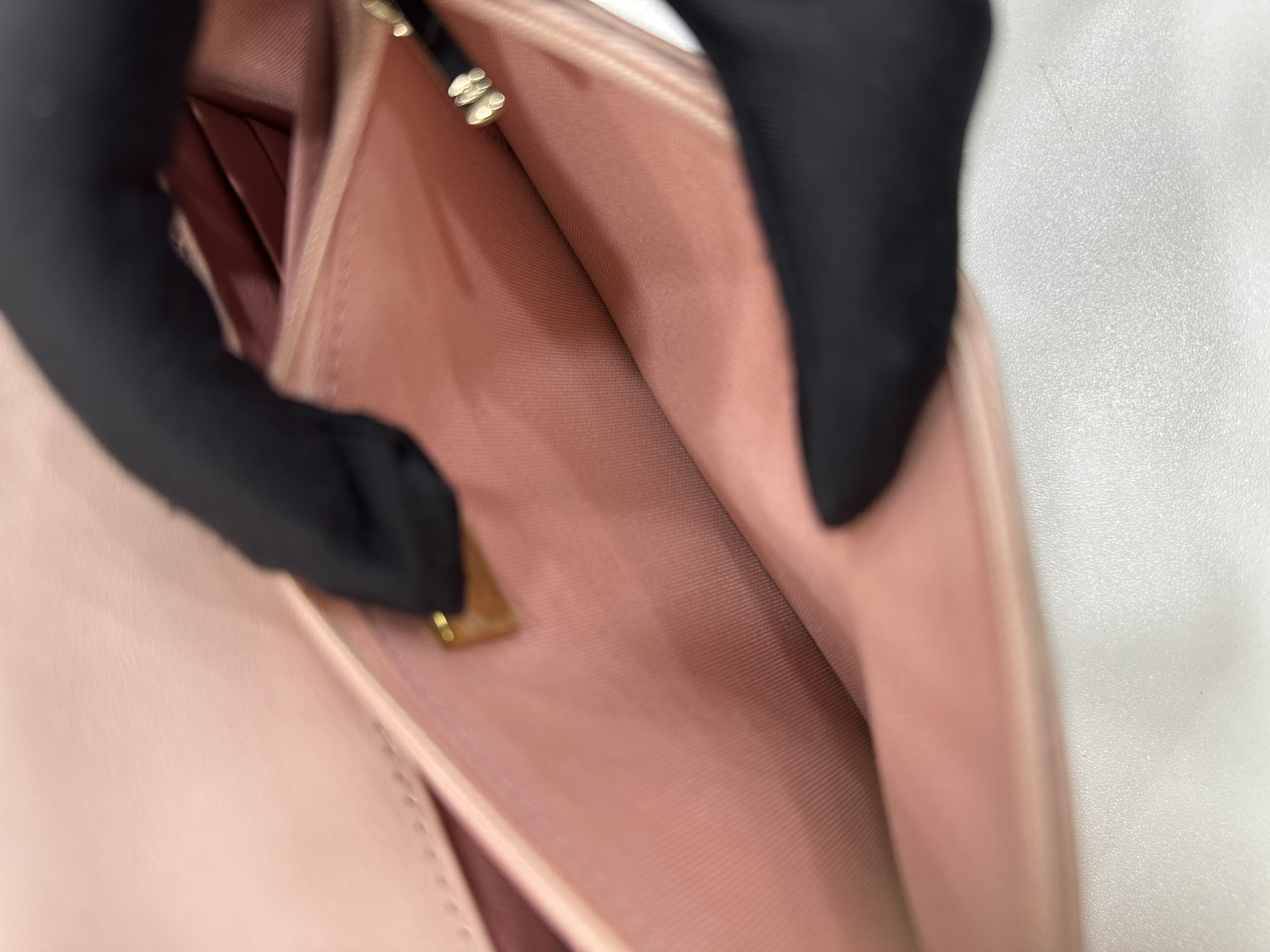 直播貨品 |  [1個-$100 2個-$300］GG47