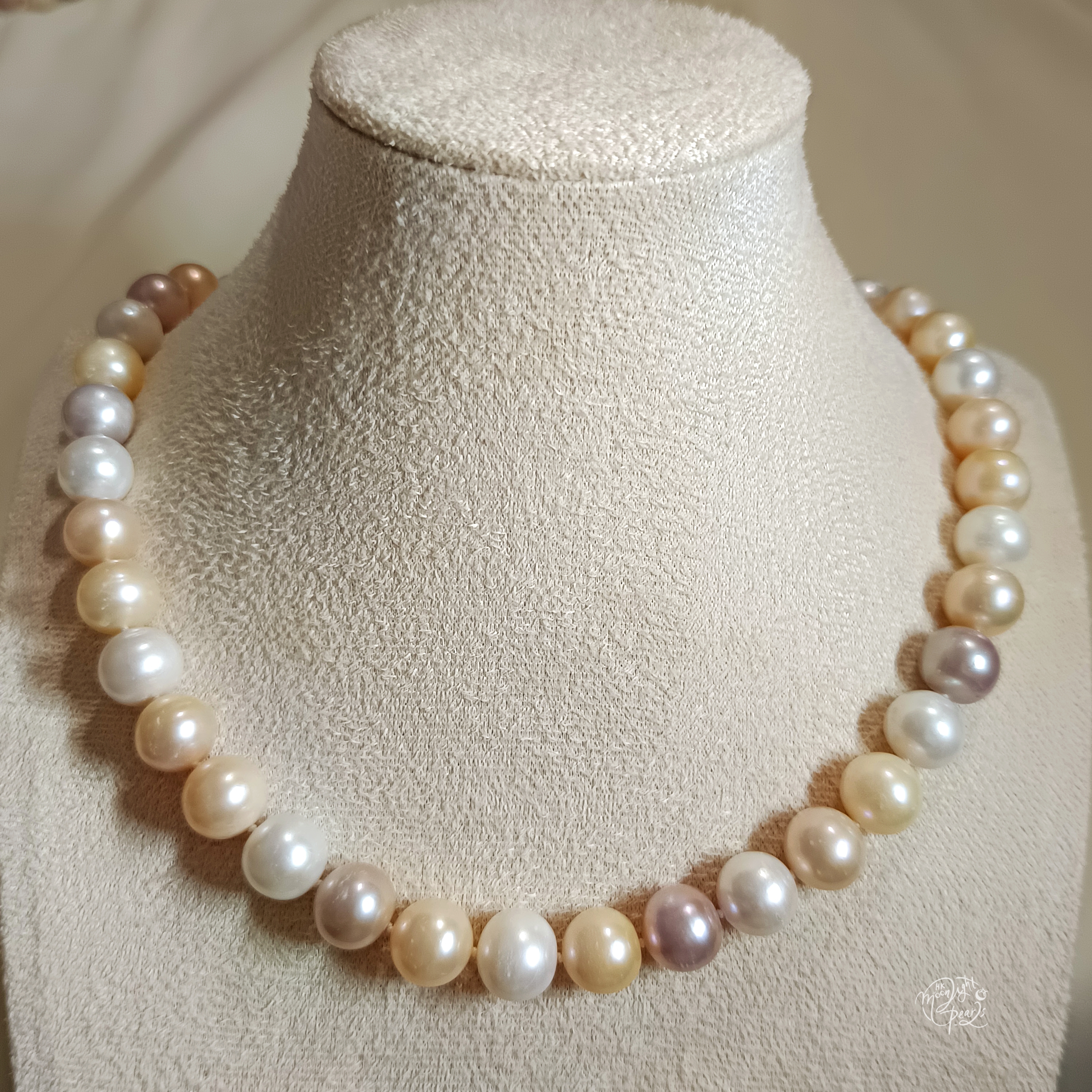 近圓強光淡水無核糖果色珍珠時尚注白金圓環扣項鍊+吊墜