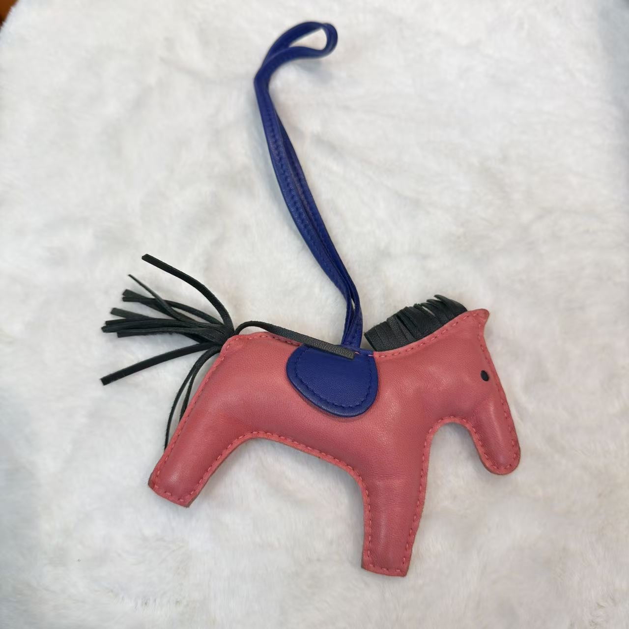 Hermes 罕有粉色中號馬吊飾