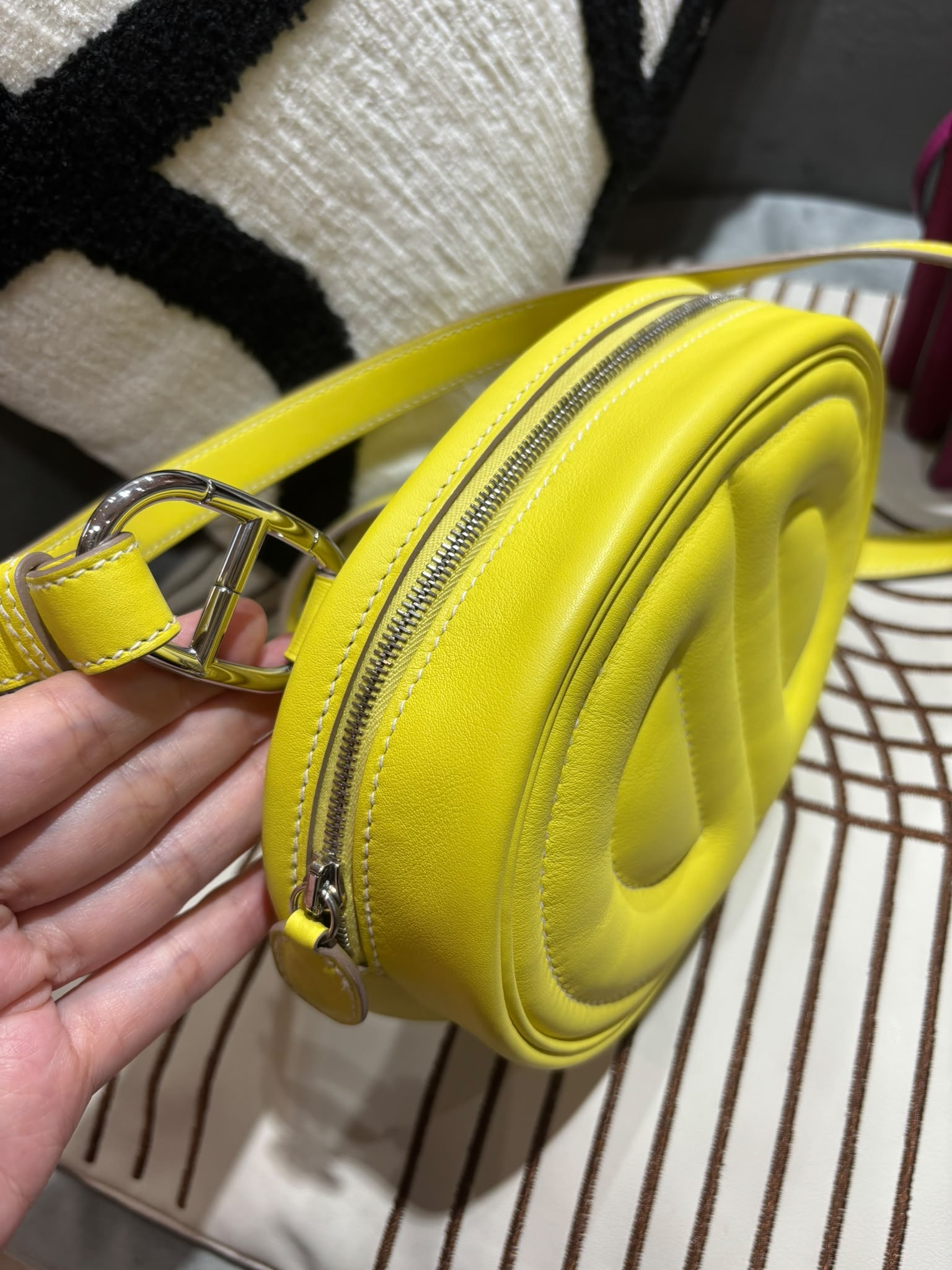 Hermes in the loop waist bag hobo belt bag STAMP Y 檸檬黃色 100%Authentic, 98%new ✅Dust bag