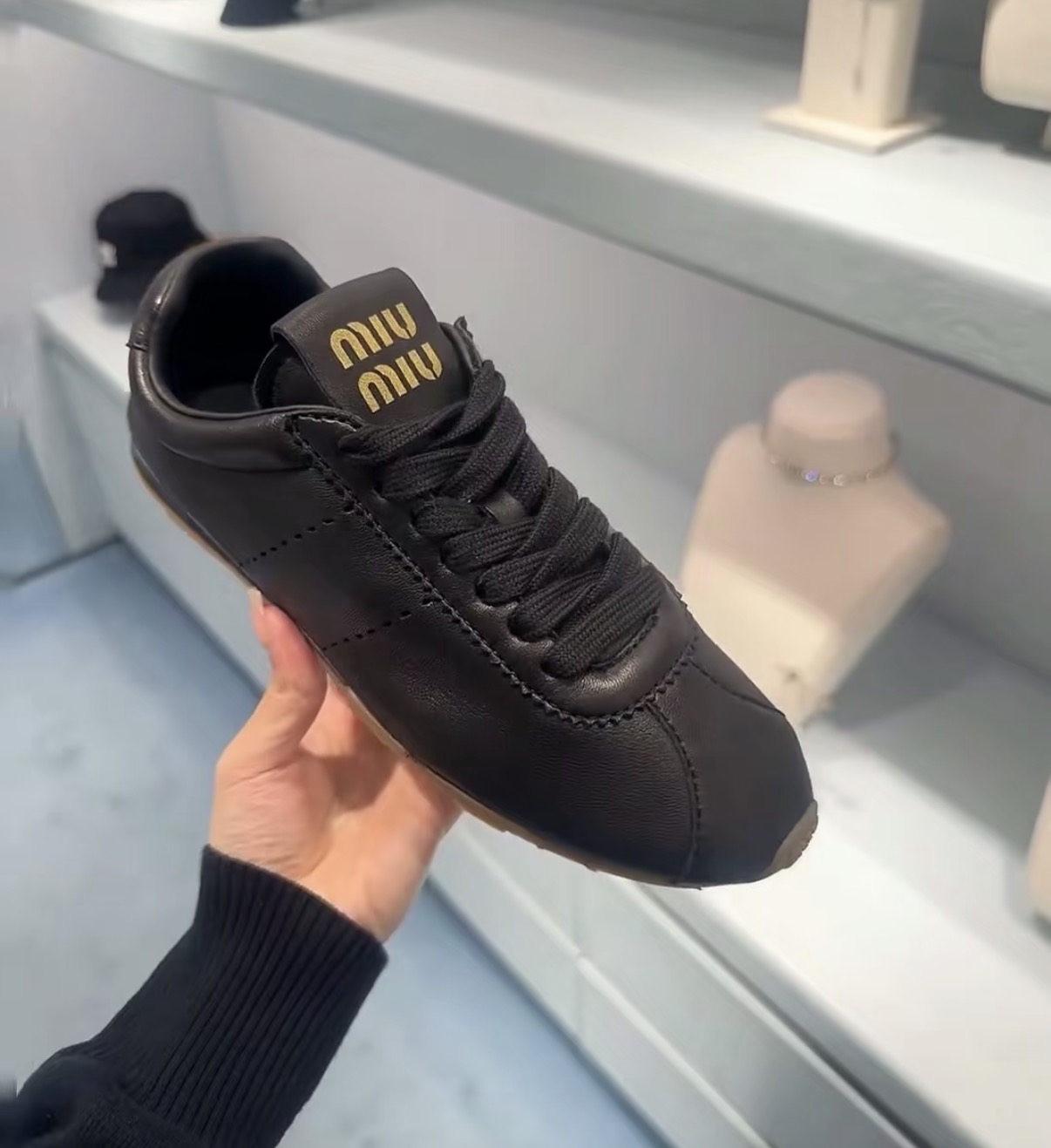 限時優惠✨(只限此色)  訂貨📮MIUMIU PLUME sneaker Size 35.5-39 齊半碼