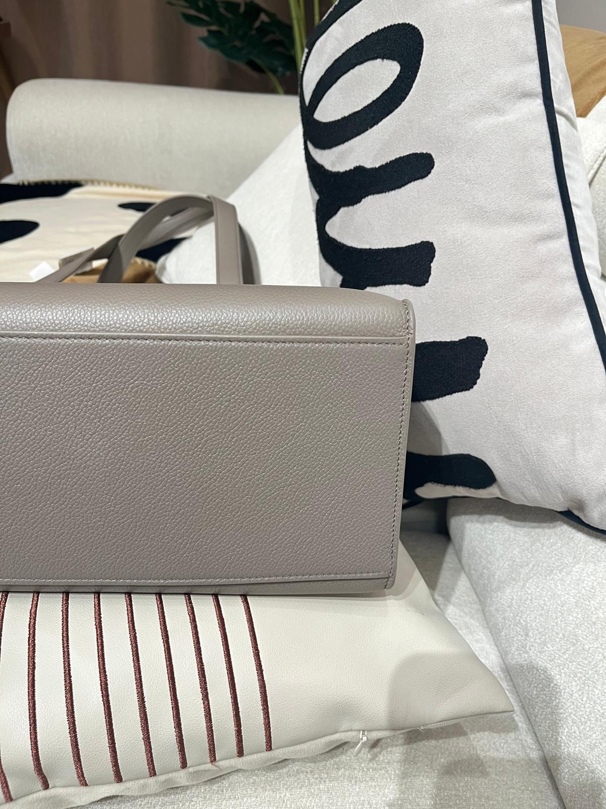 未使用品 Celine 16 Tote Bag 100%Authentic, Unused 未使用品 ✅Key lock ✅Dust Bag