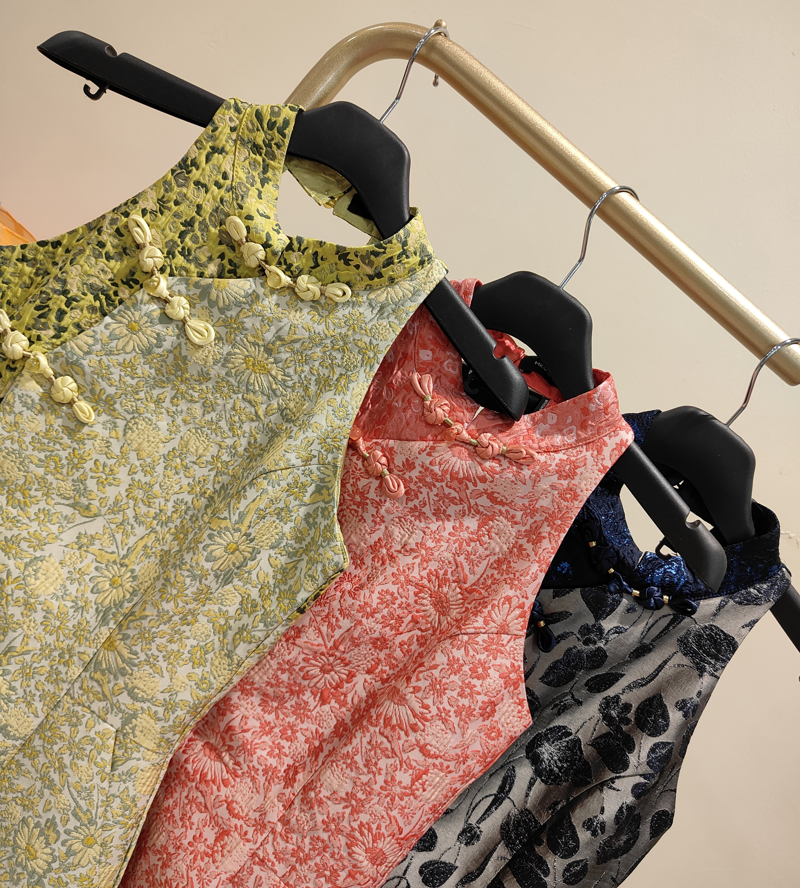 独家Cut in 露背旗袍 2136