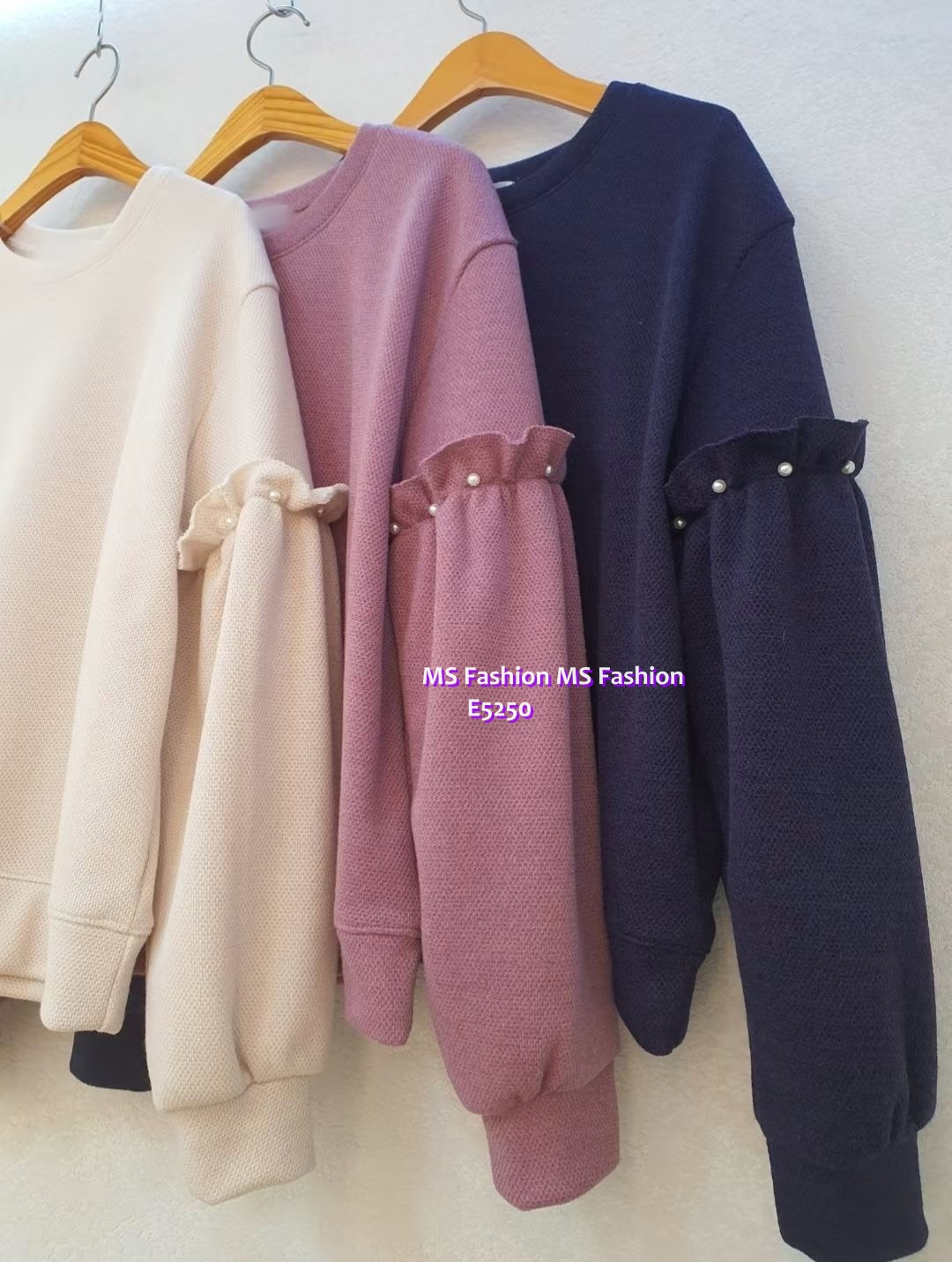 E5250 靚色ruffle袖珠珠top