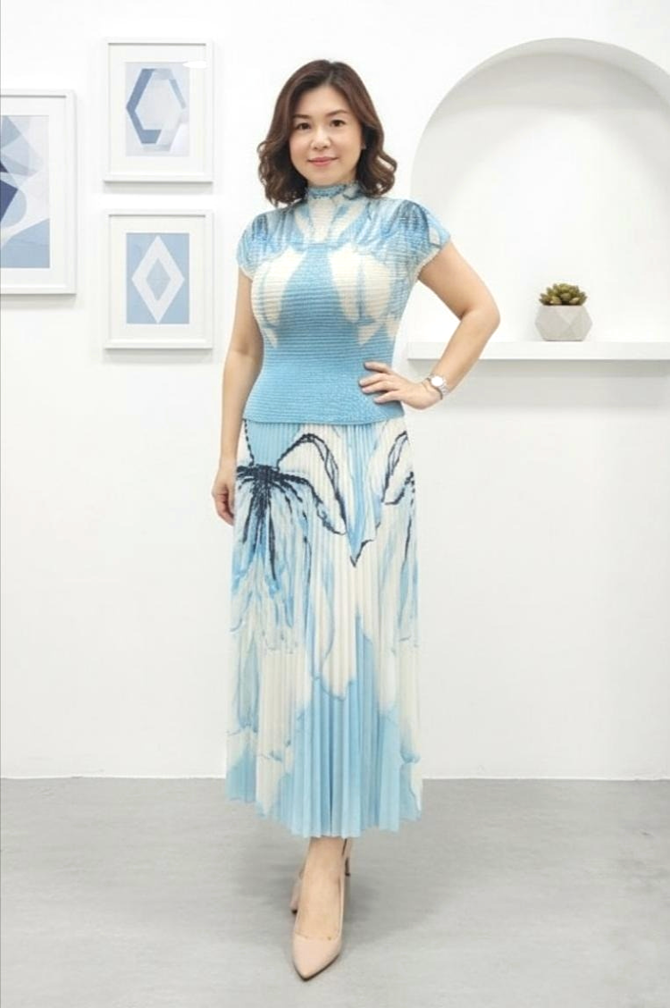 Floating Wings Pleated Set