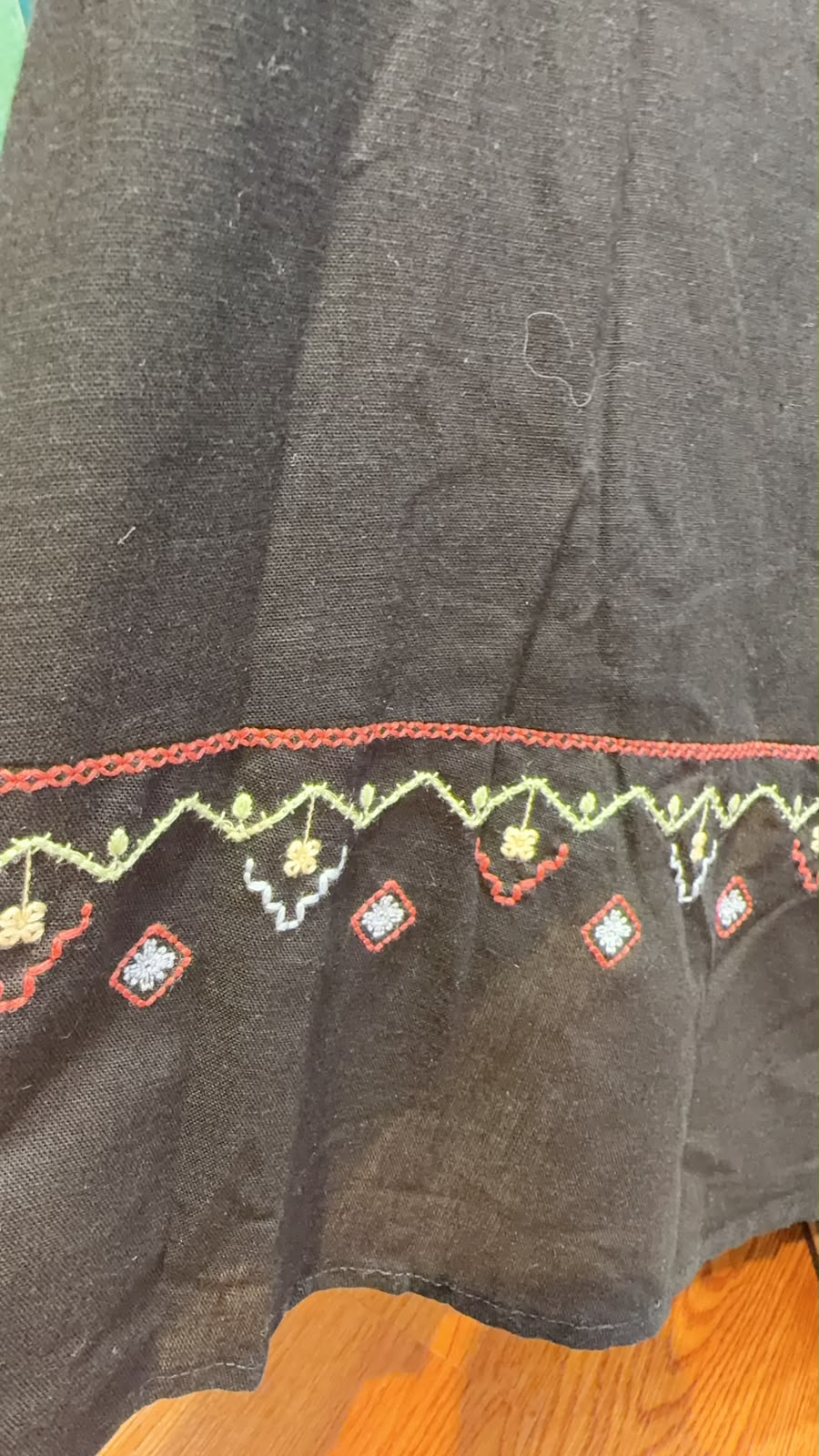 PKT 2630 Back color V-Neck emb. Sleeve OP