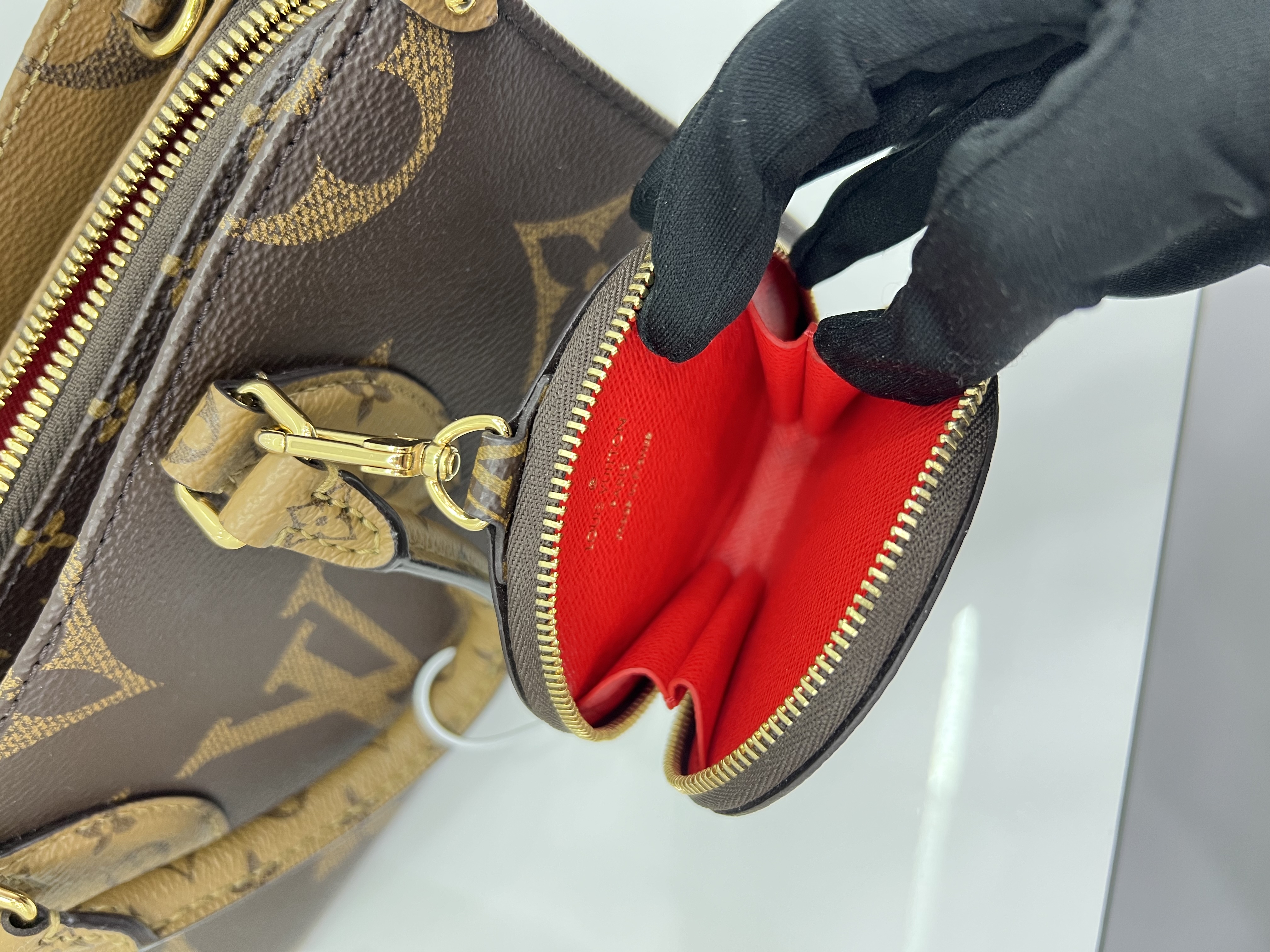 直播貨品 |  [1個-$100 2個-$300］EE30