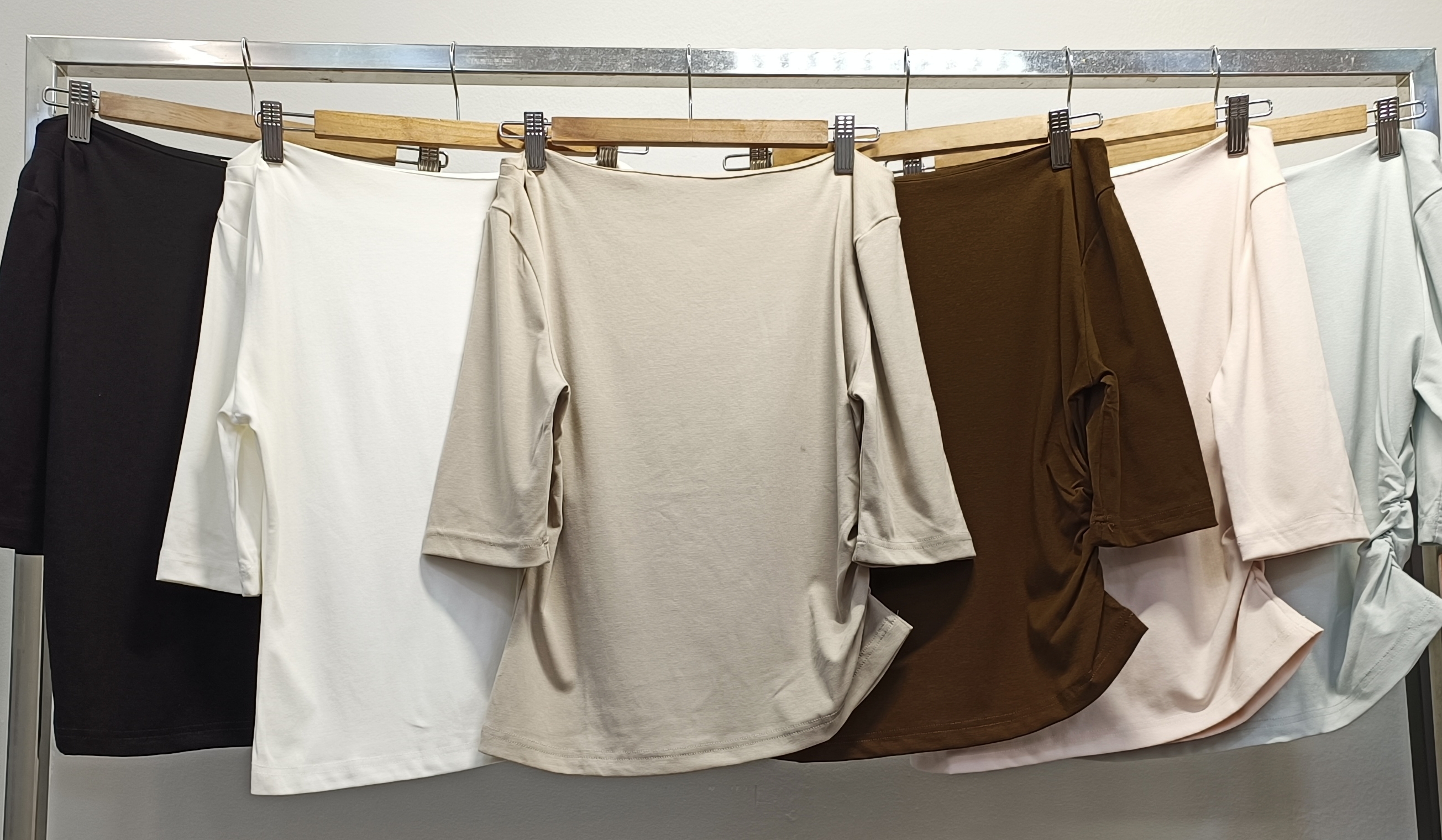 M5079 Off Shoulder Slim Tee