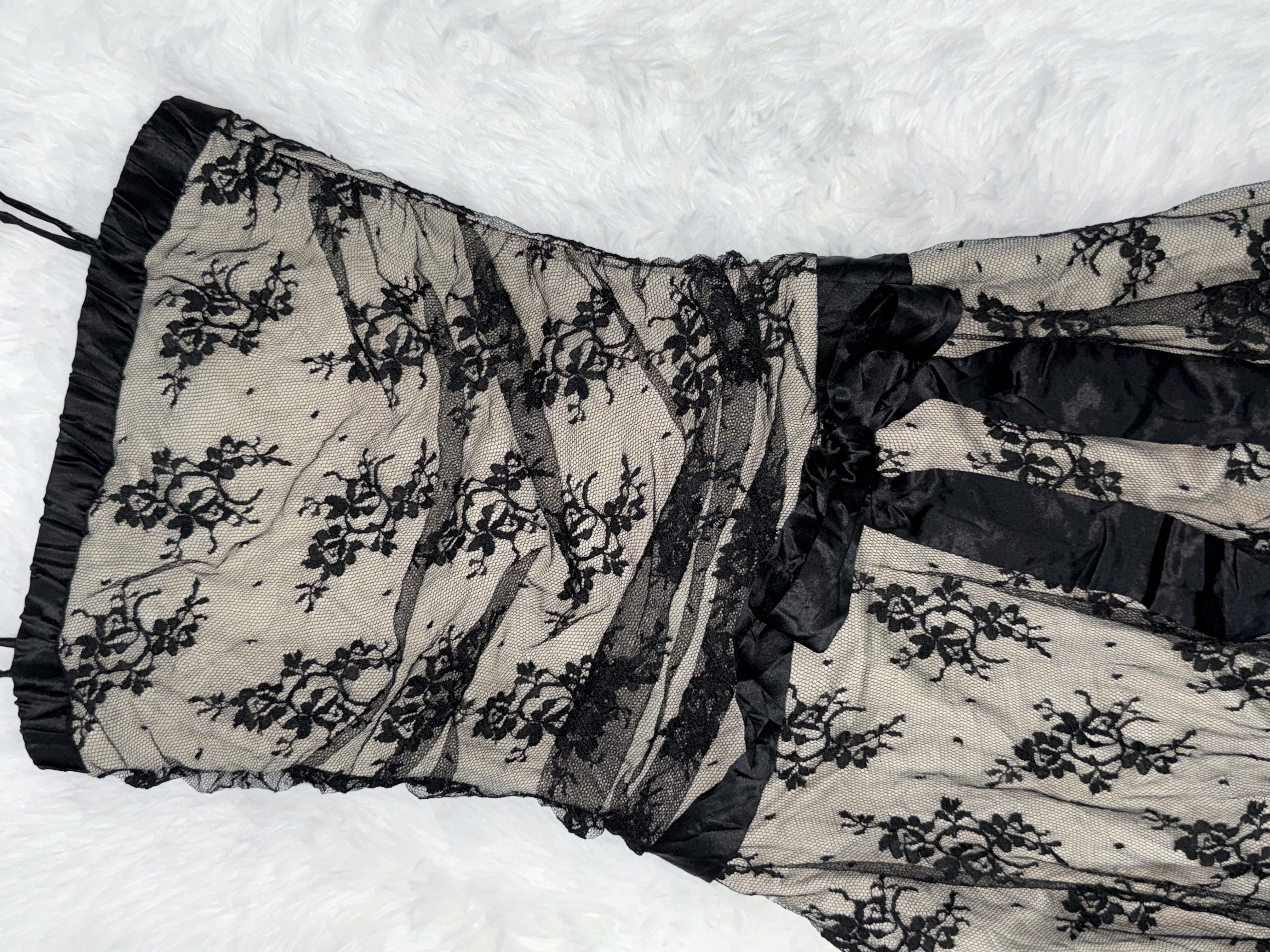 Black lace coating Sleeveless Dress