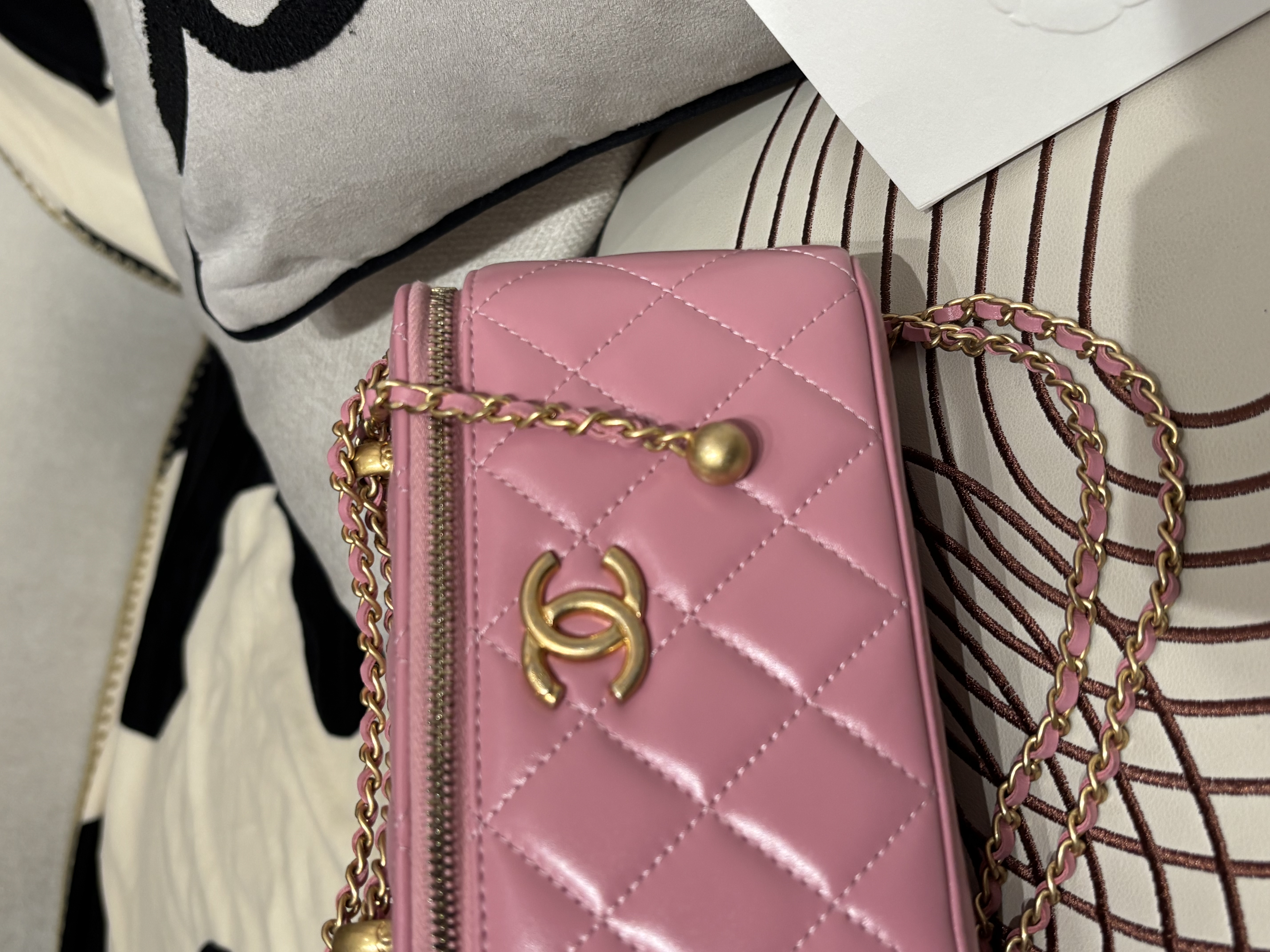 Chanel vanity with chain 小金球