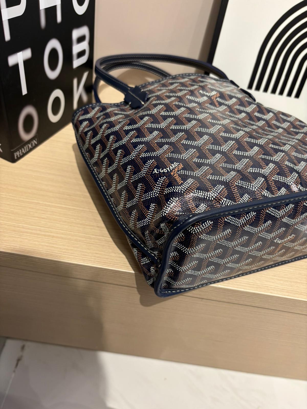 Goyard Anjou Mini Tote Bag Navy 100%Authentic, 98%New ✅收據✅Dust bag✅Pouch