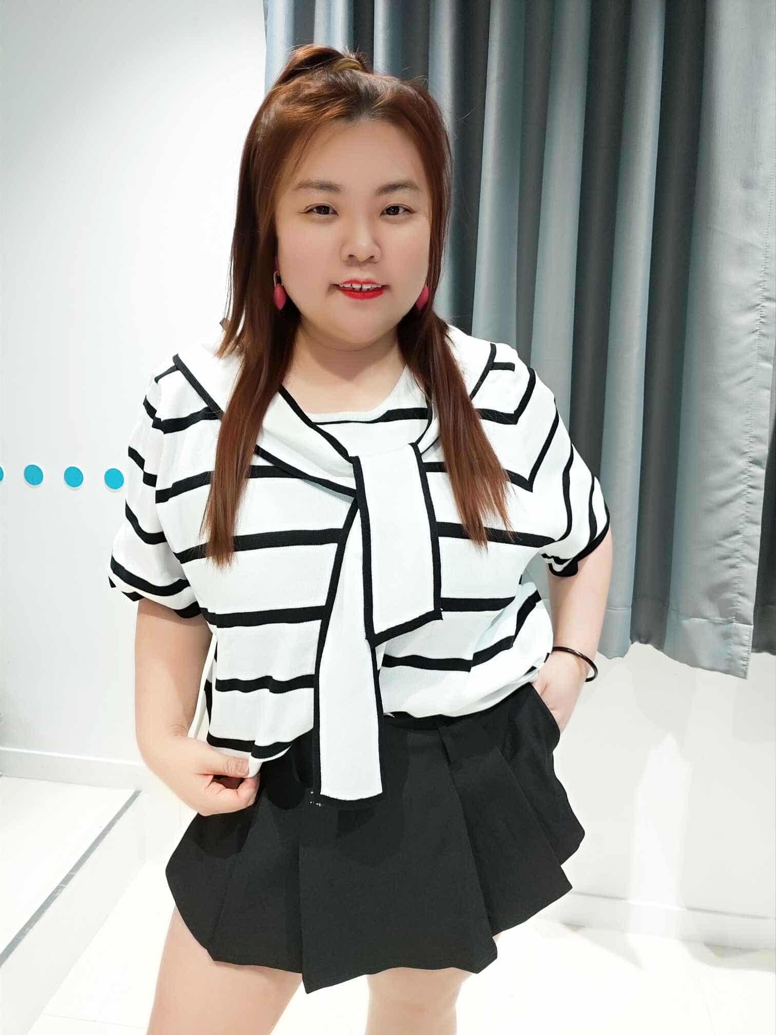 ENC10 DSA10 可绑带线条设计针织上衣