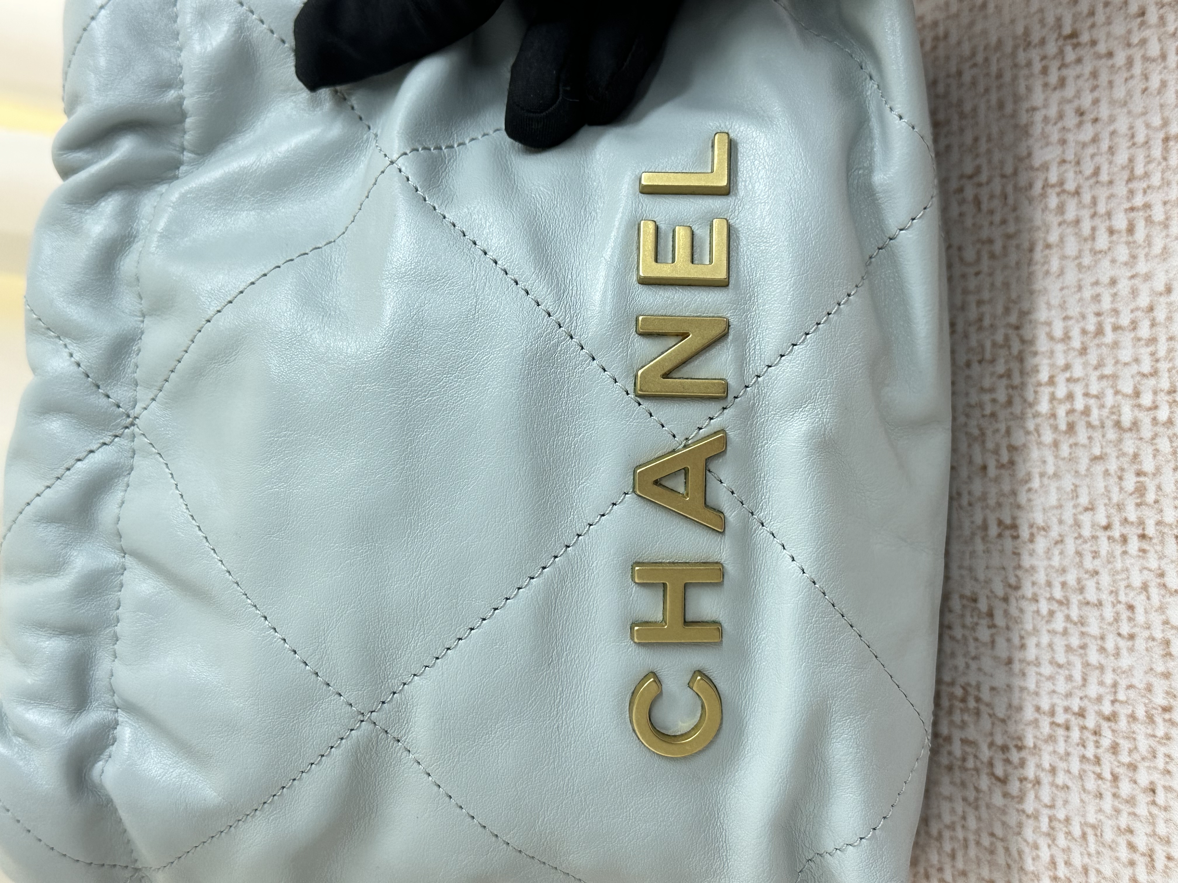 Pre-owned Chanel 22 handbag/ Product Code: 26040609