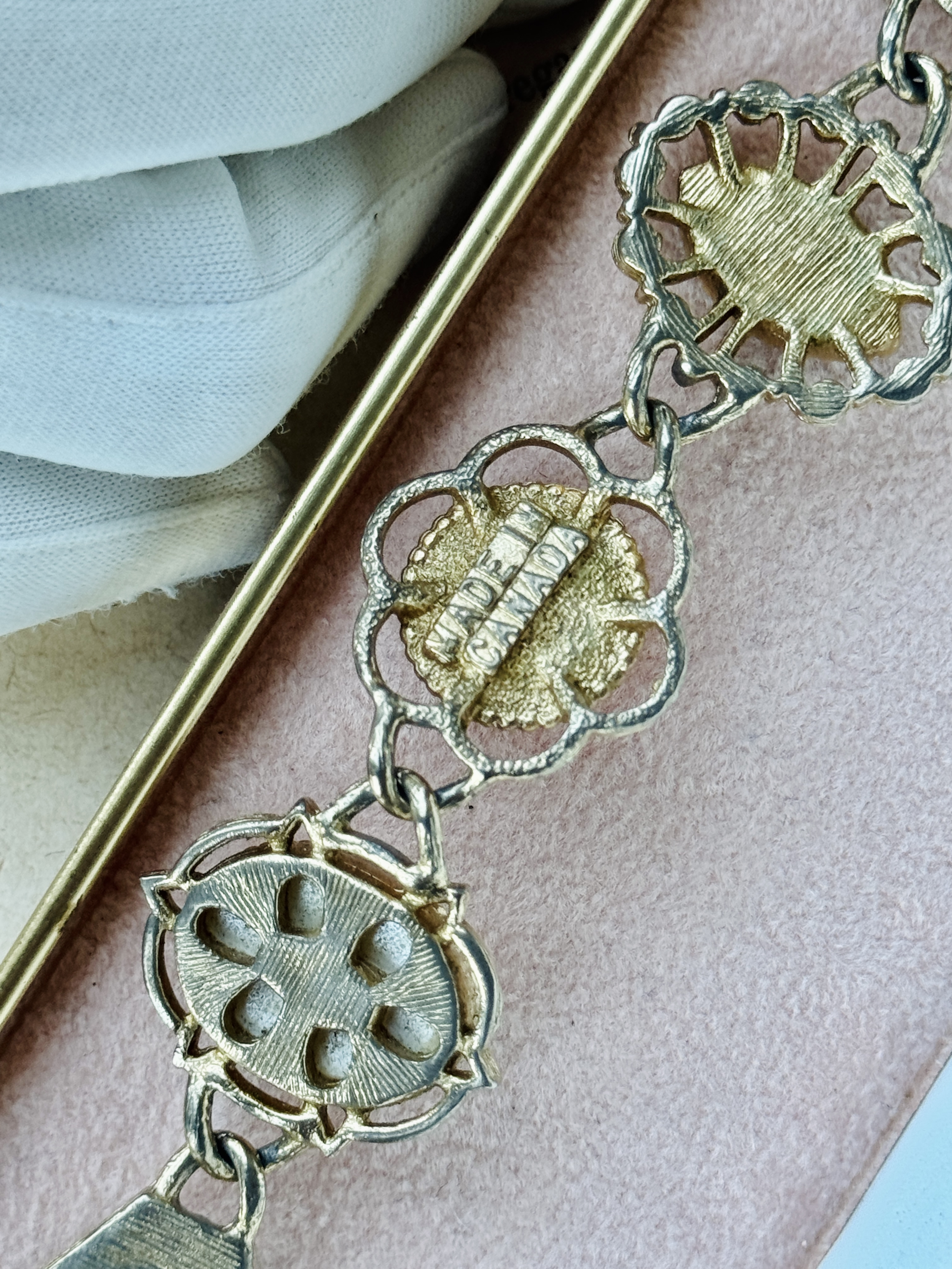 Vintage Sarah Coventry Made in Canada Victorian Revival Style Bracelet (MT2643)