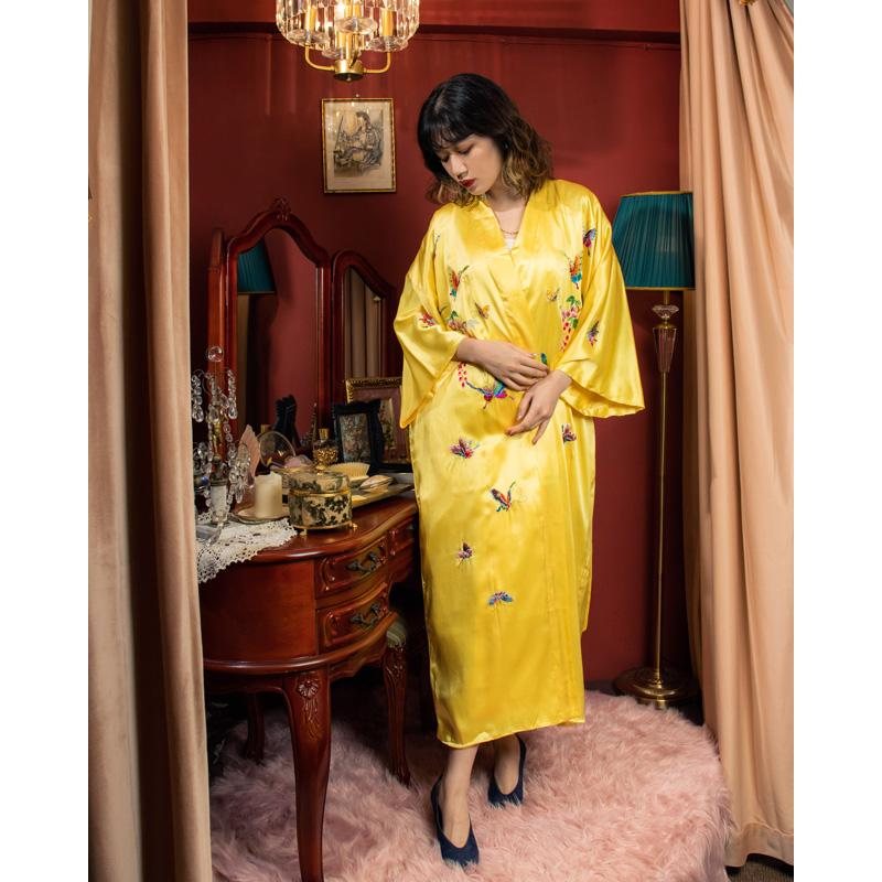 Vintage c.a. 1990s Made in China Hand-Embroidered Silk Bathrobe NEW OLD STOCK- Butterfly