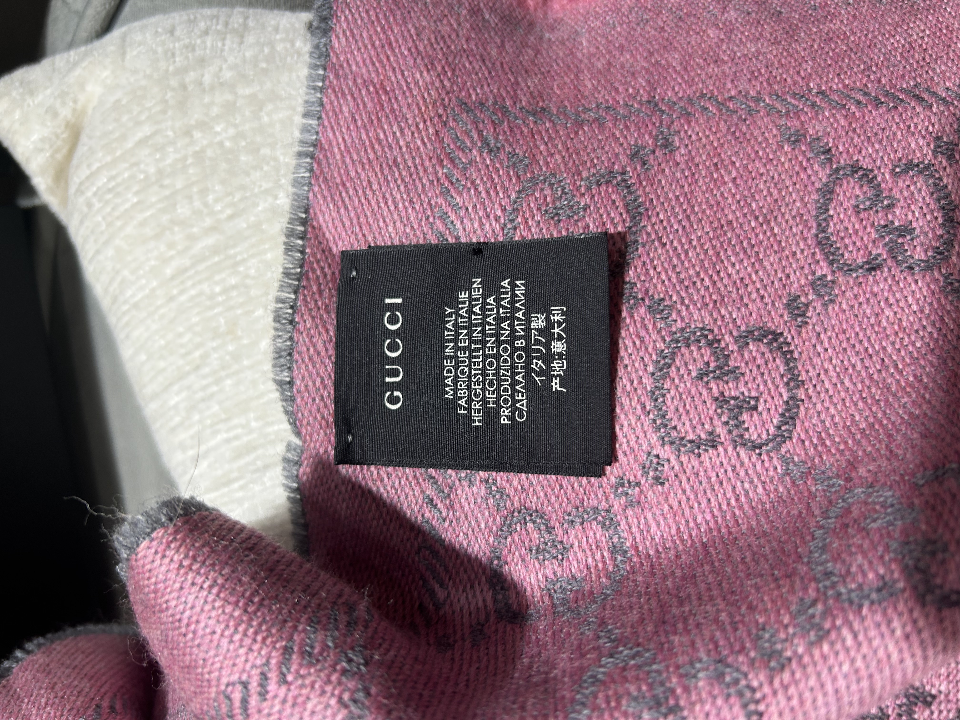 GUCCI scarf wool GG Monogram Scarf GG羊毛經典頸巾/圍巾 ，100%Authentic, 98%New