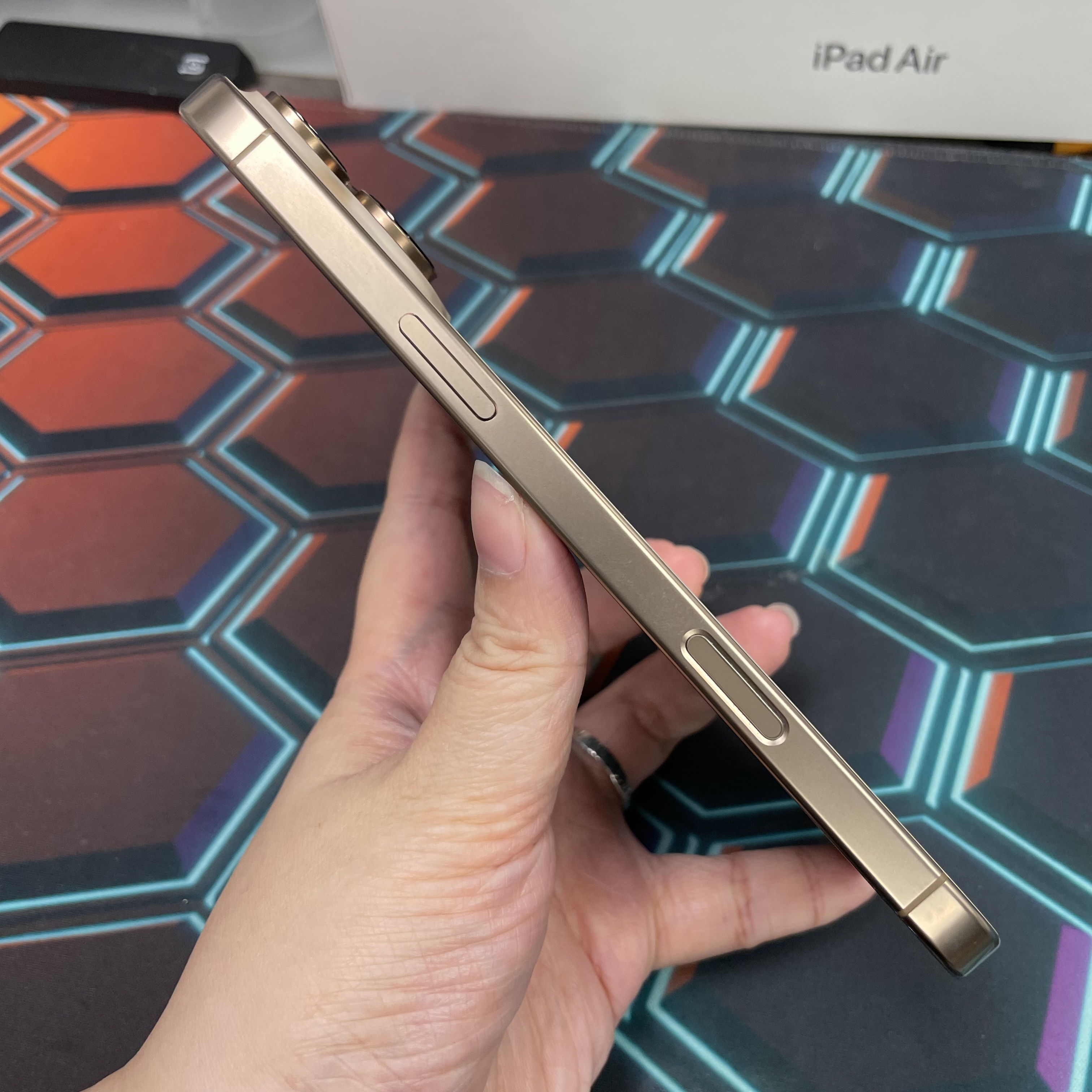 *8086 16 Pro max 完美機 1TB 沙色 gold