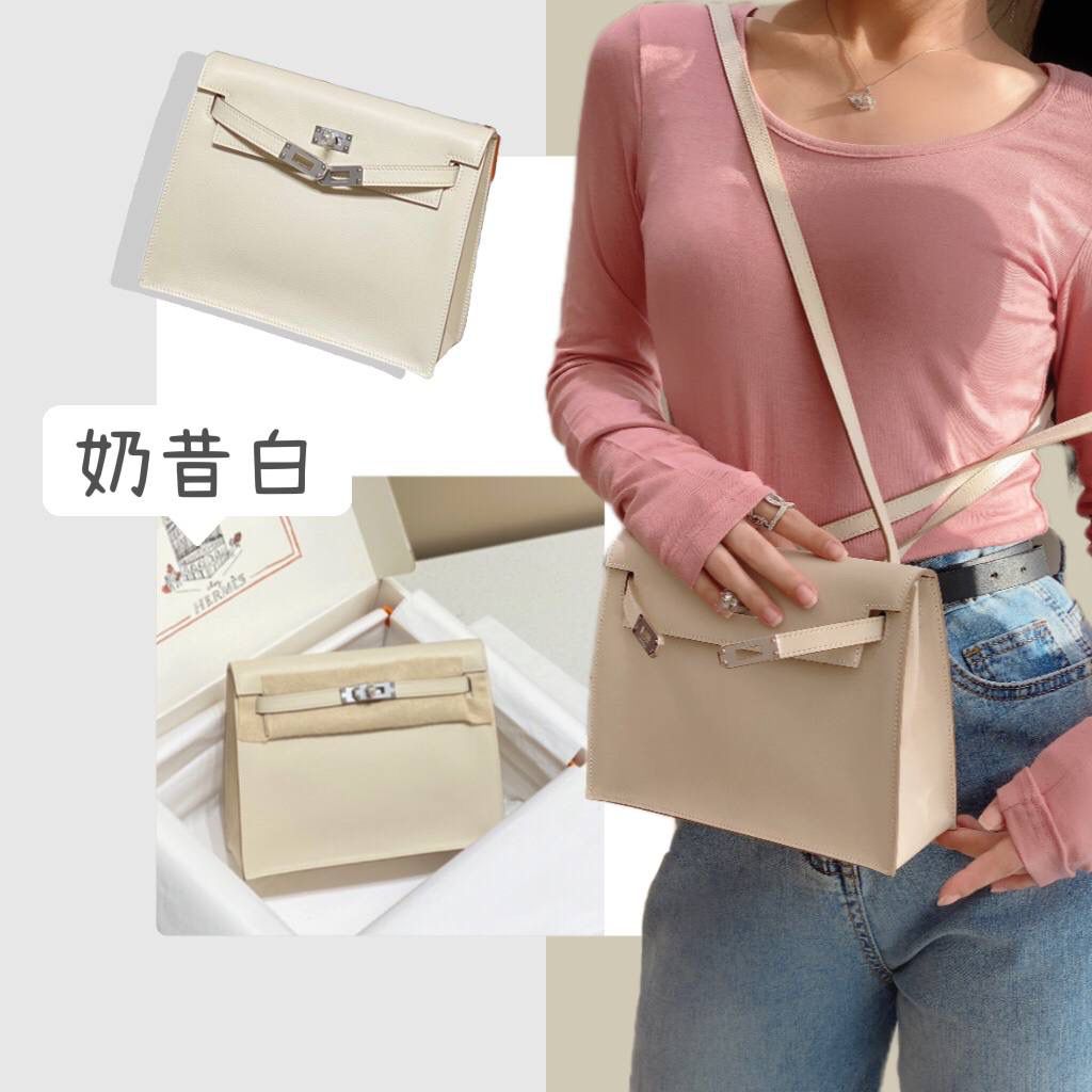 『奶昔白·银』 ‘’Kᴇʟʟʏ ᴅᴀɴsᴇ • Evercolor 🎀 时尚圈就是一个圆！ 最厉害的就是六种背法： 斜背、侧背、肩背、腰包、背包、手包 集美们一定要安排起来‼️ 22Cm