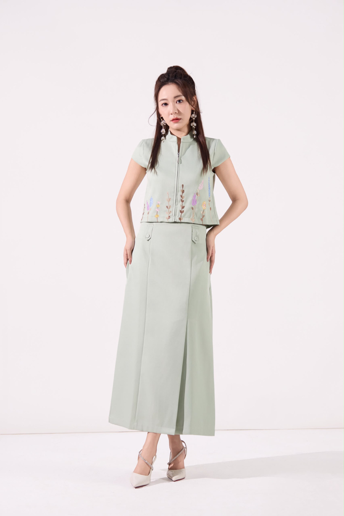 10141377 + 12241374 Fleuris Embroidered Set