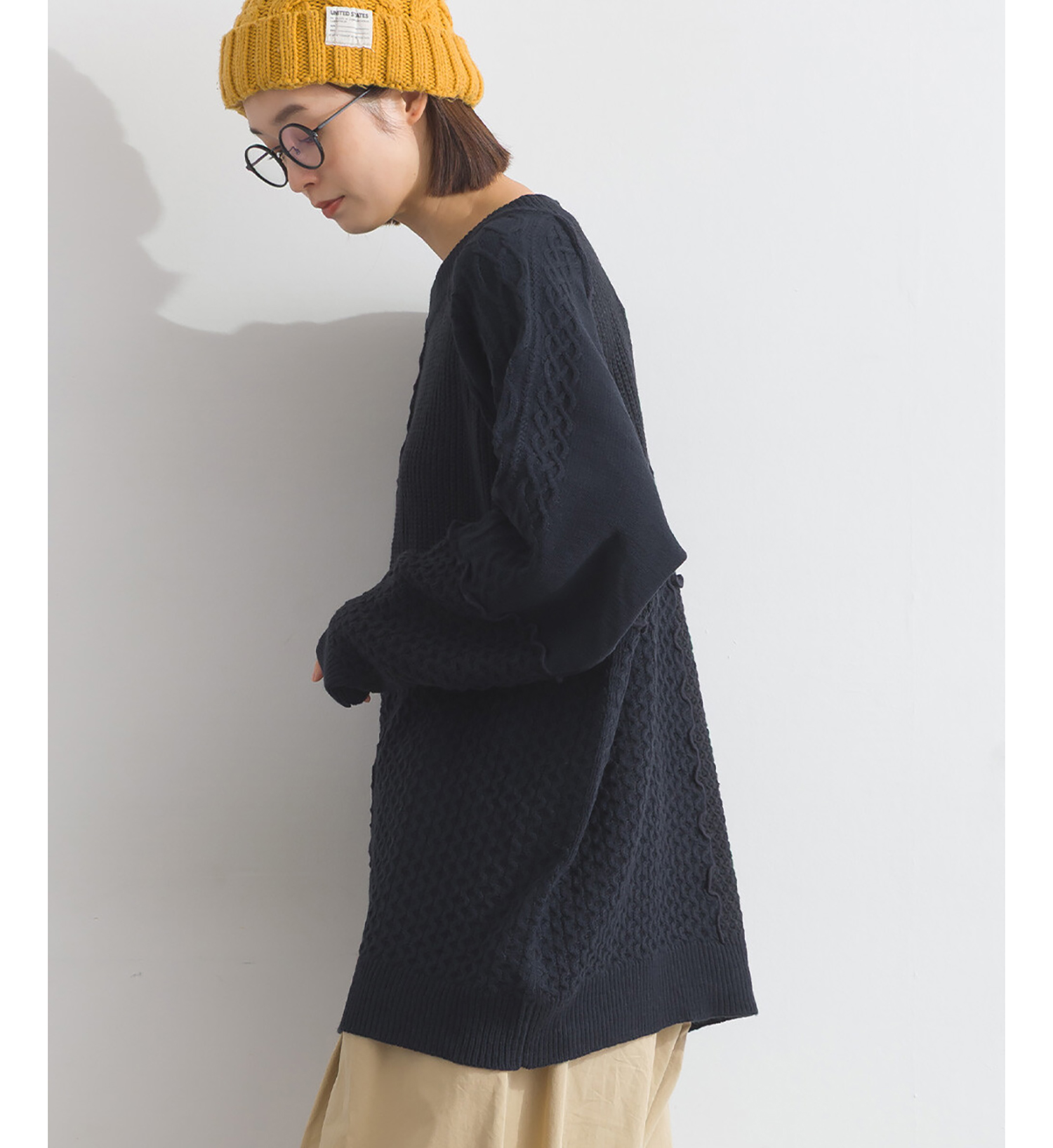 LP - 木耳邊拼貼冷織毛衣 (黑色)