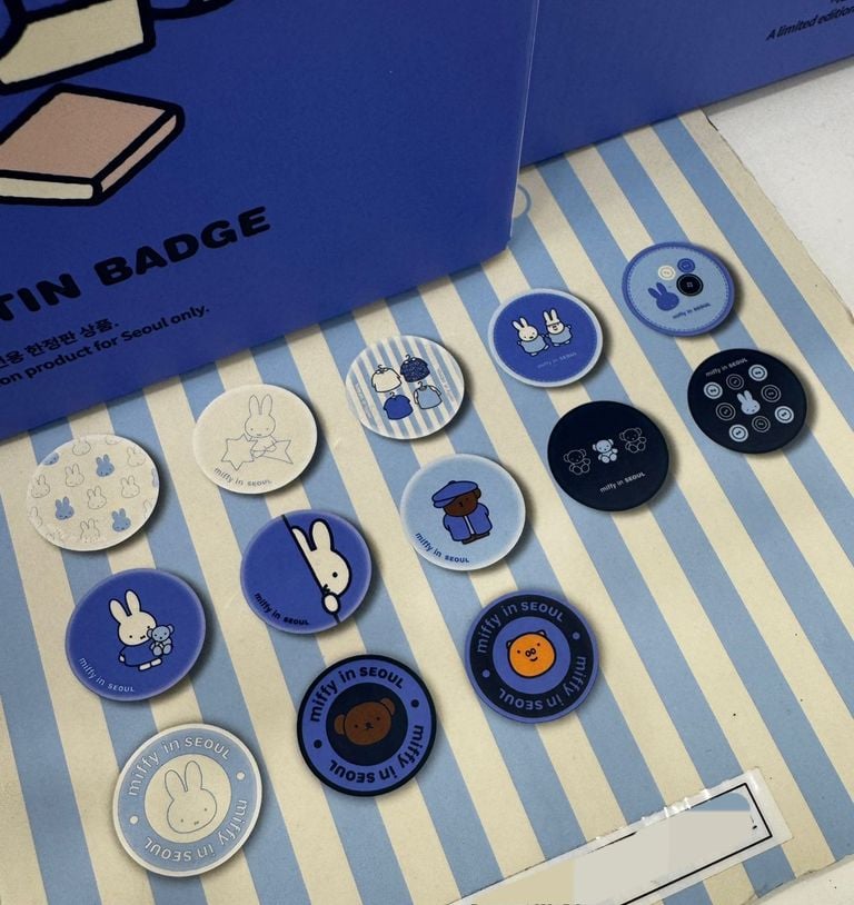 救救3小兔B行動 新登場 [韓國直送] Miffy in Seoul限定 Denim牛仔布系列 Random Tin Badge (款式隨機發貨)