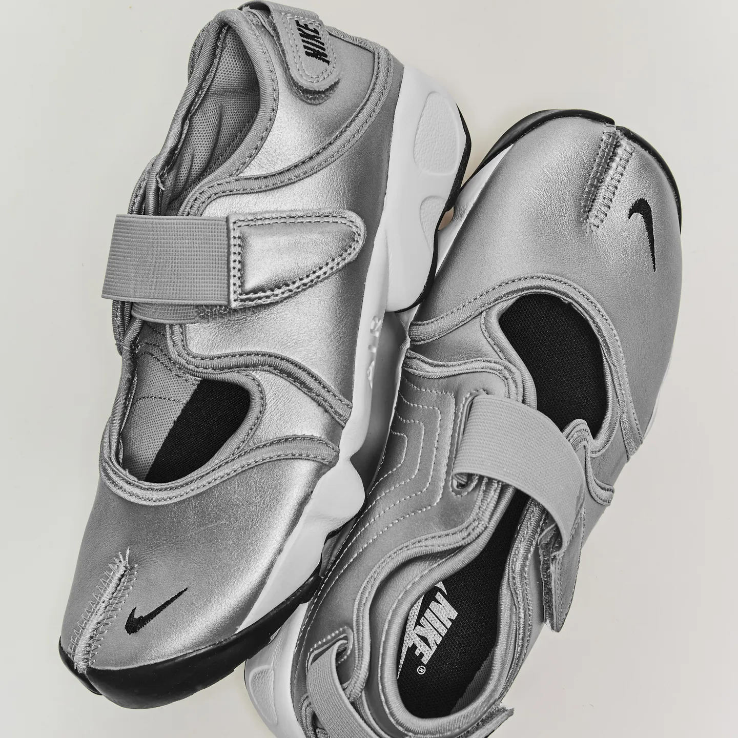 NIKE AIR RIFT SILVER / BLACK  (預購商品）
