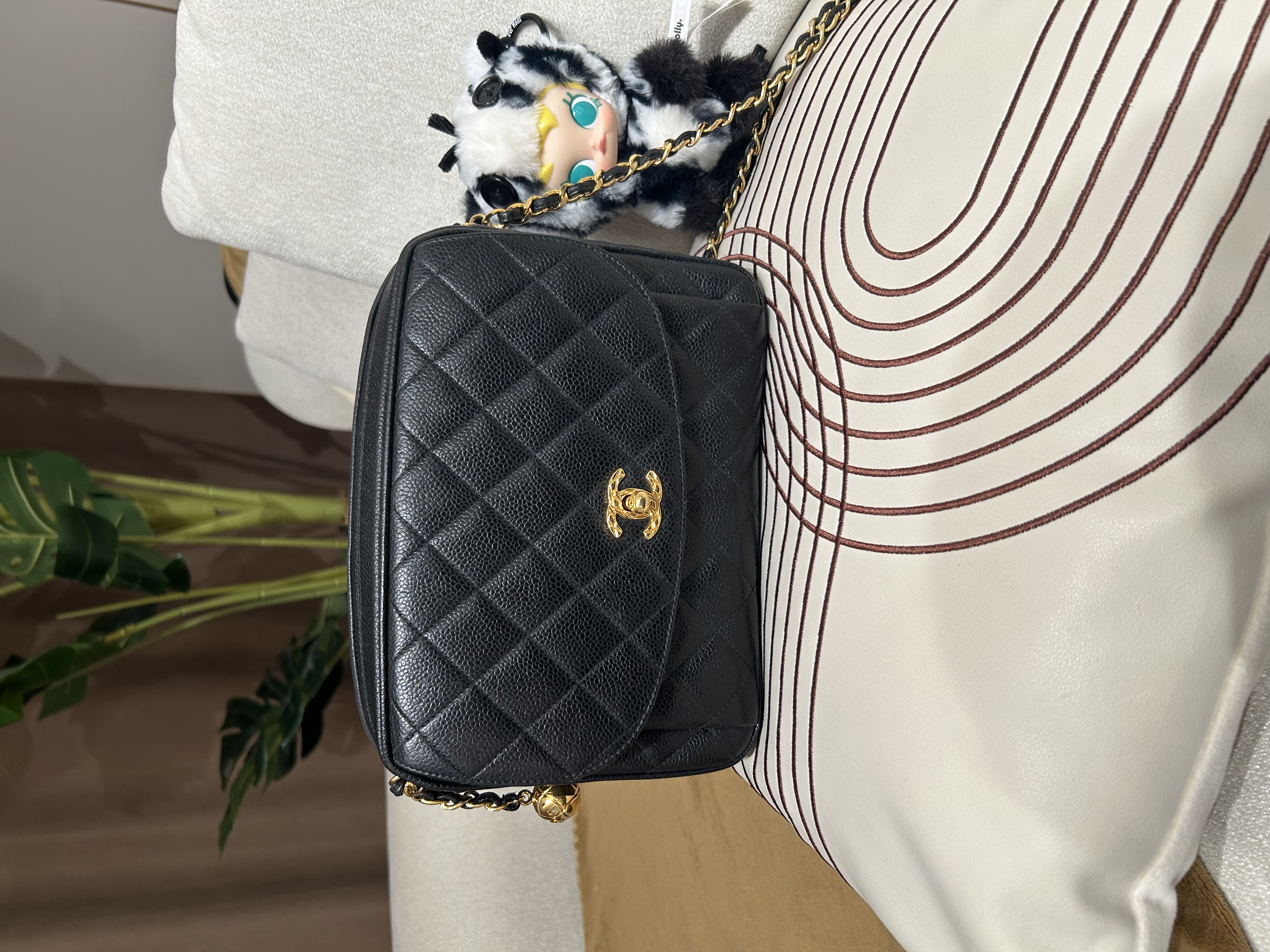 chanel vintage shoulder bag 黑色荔枝牛皮金球 100%Authentic, 90%new ✅dust bag ✅box