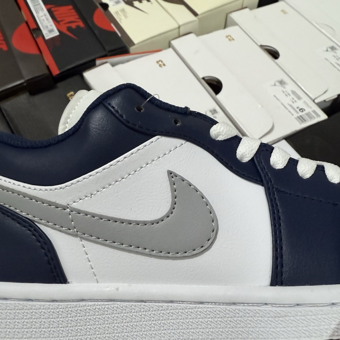 Nike Air Jordan 1 Low 553558-141