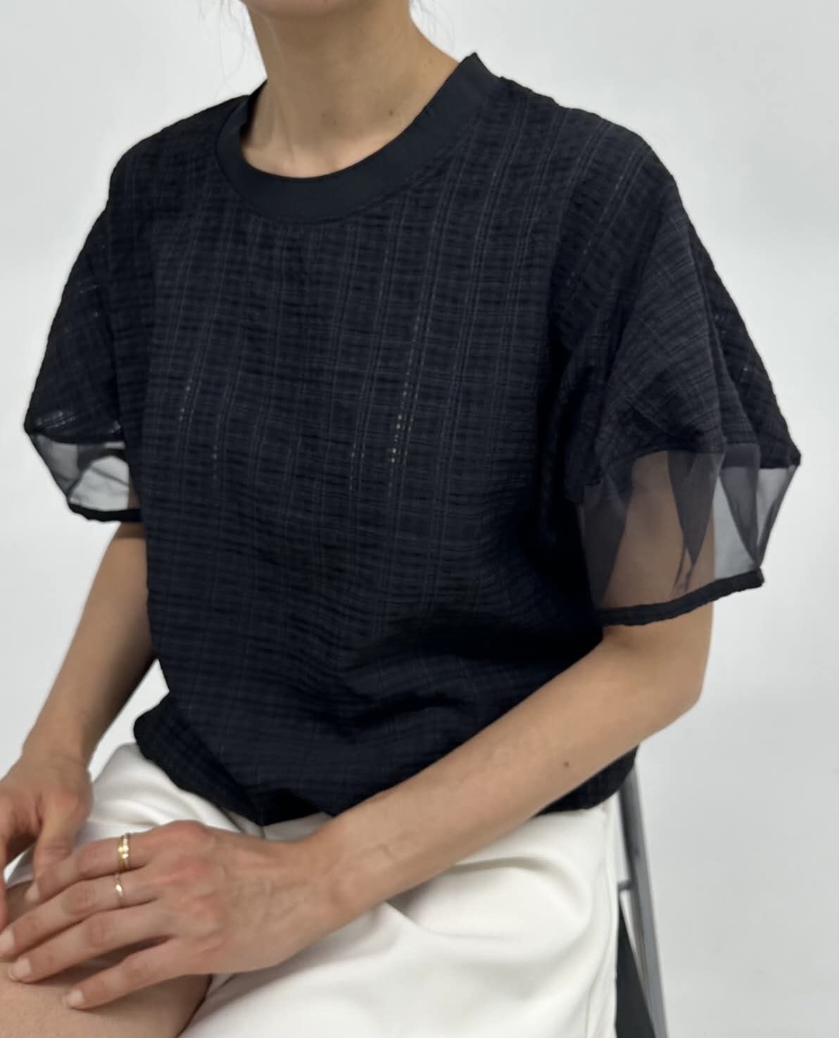 暗紋泡袖top