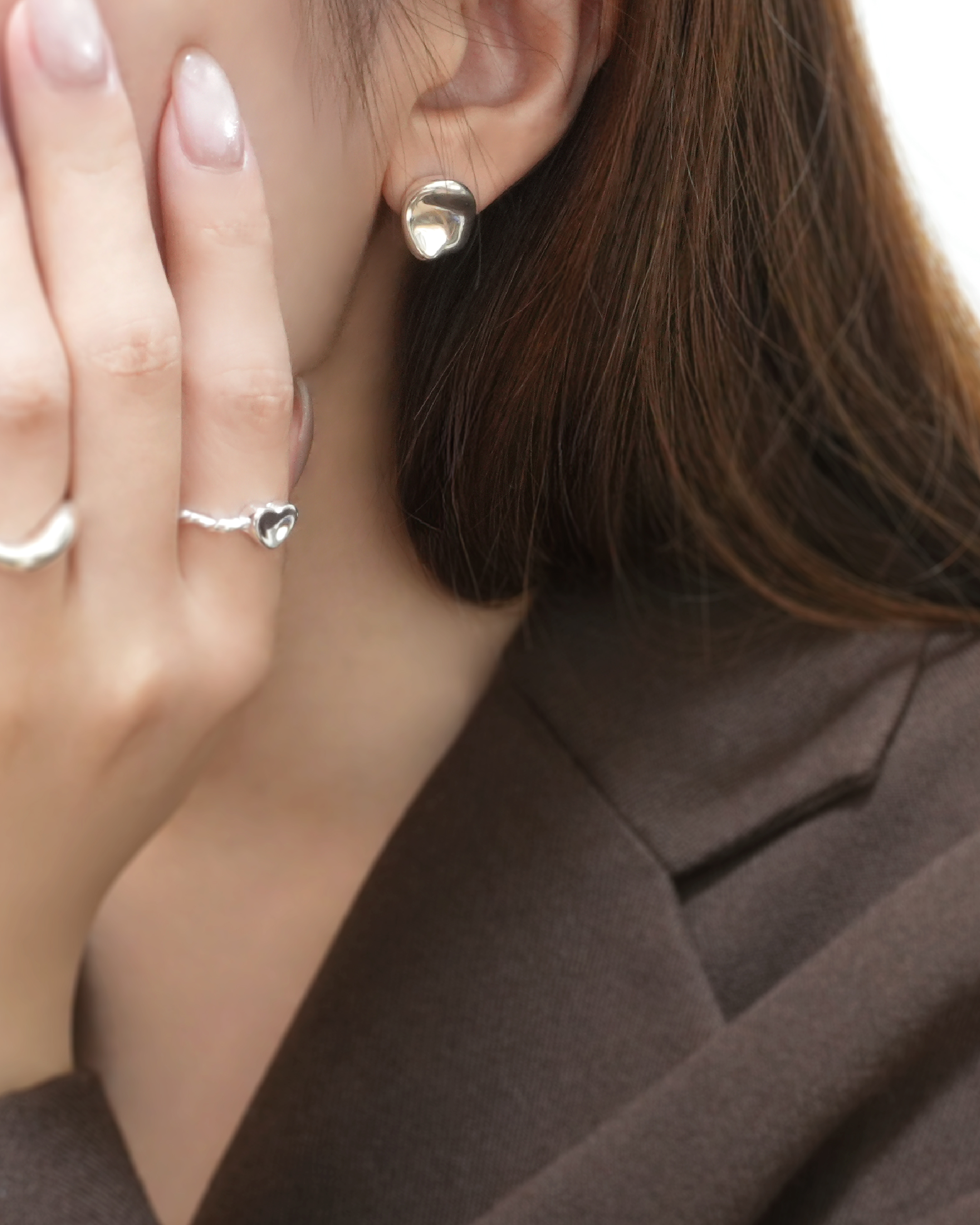 Chic Streamlined Bean Earrings