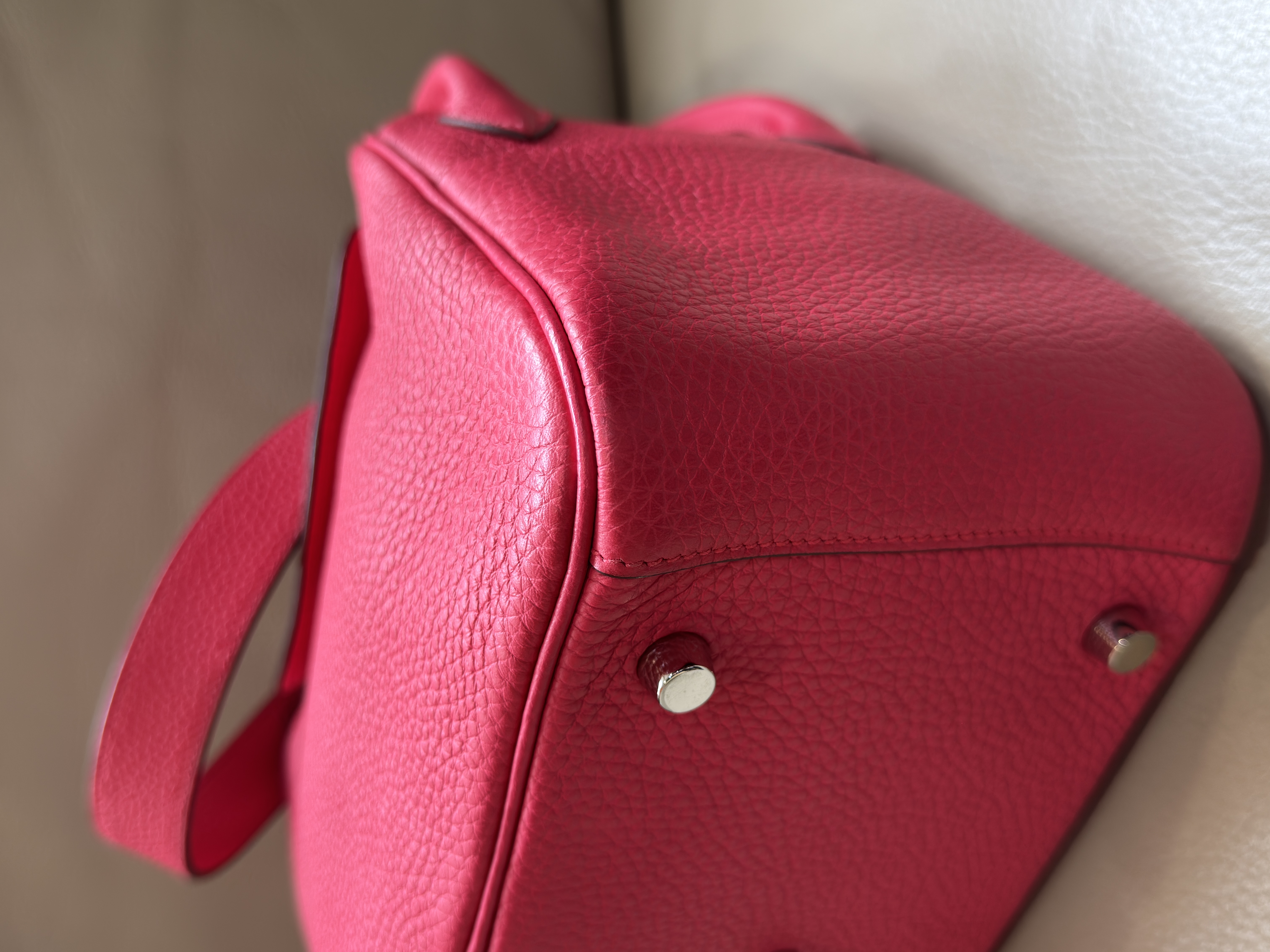 Pre-Owned HERMES Lindy 26 / Stamp Y 寶石紅 / Product Code : 26042502