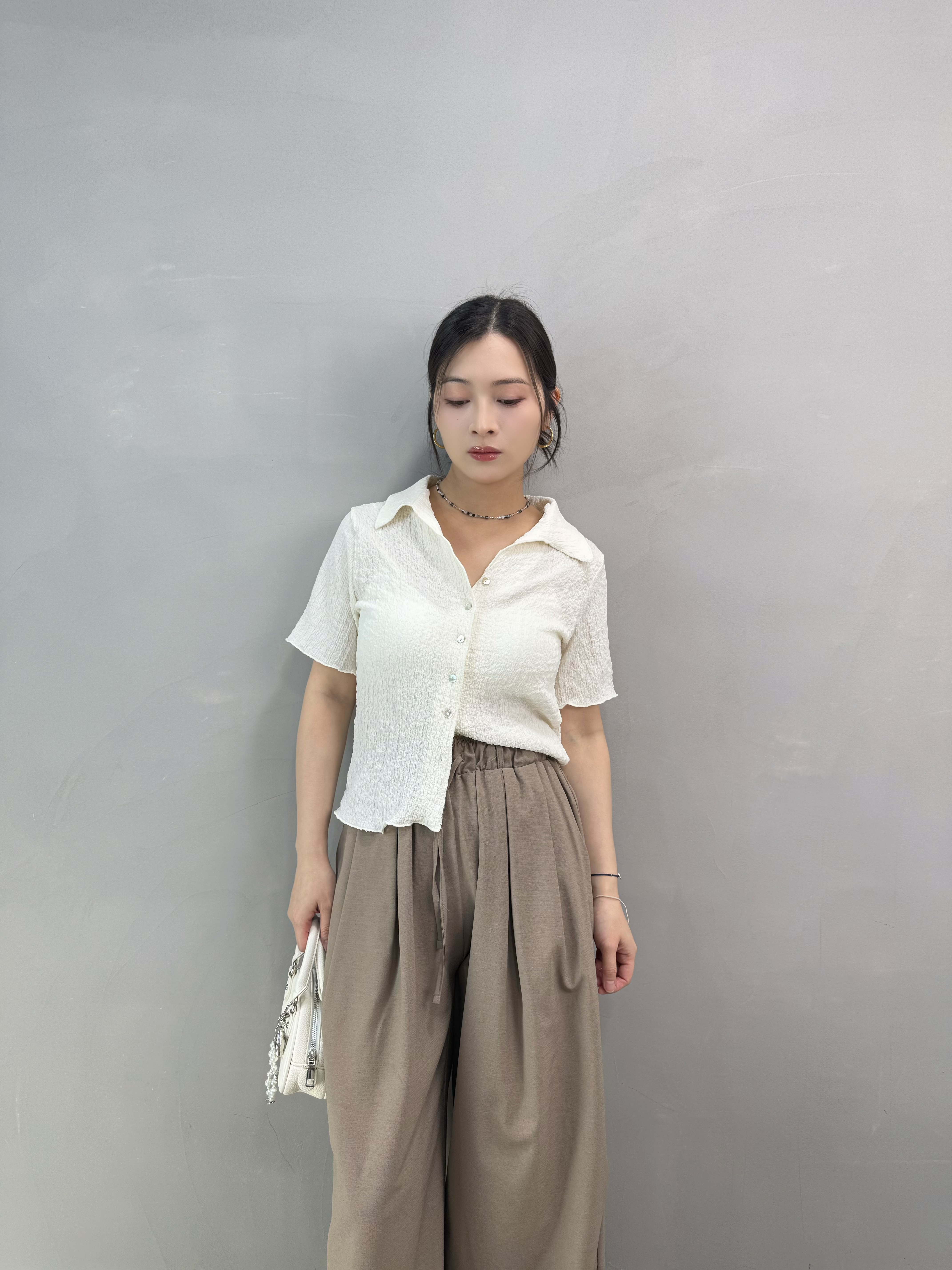 Z68 反領扭扣壓紋Tee