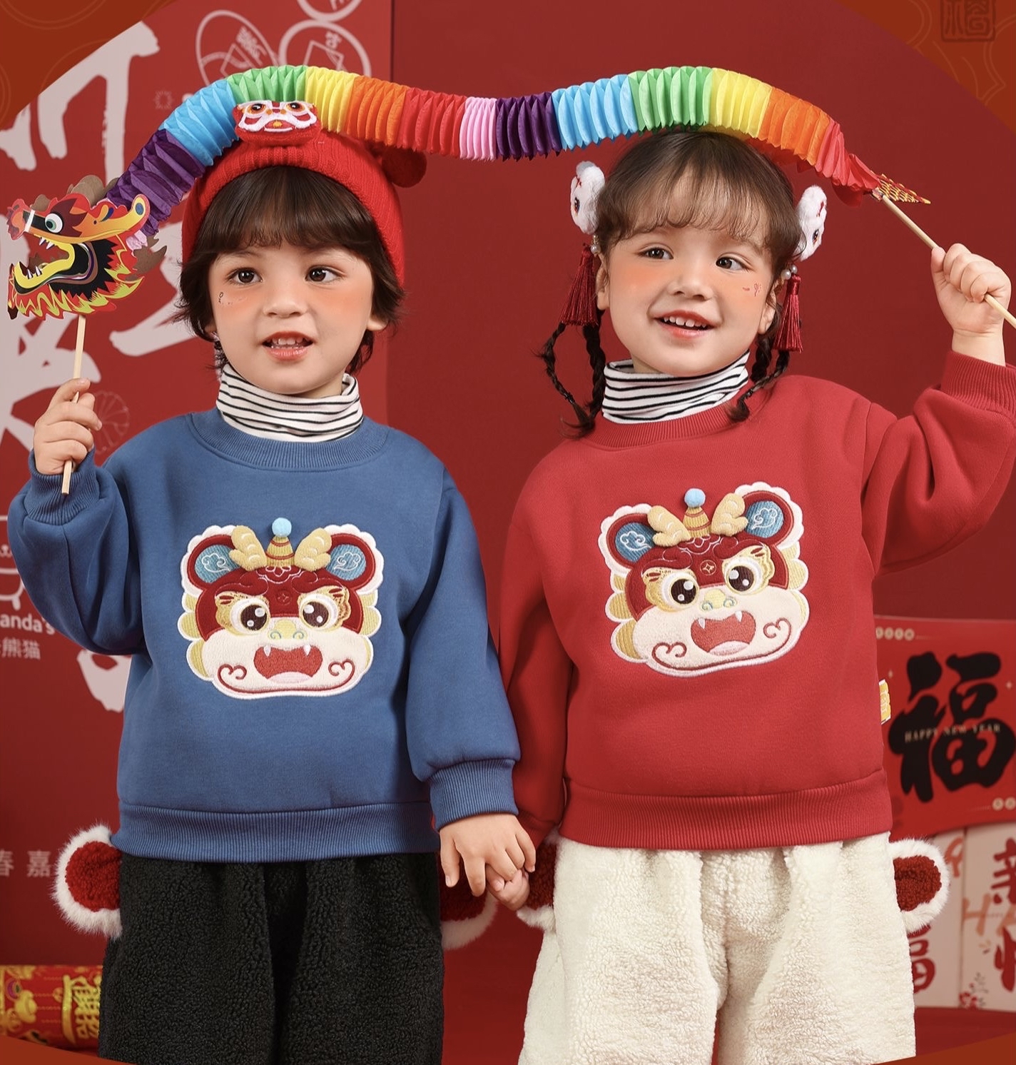 🧨新年款預訂🧨兩色立體瑞獸刺繡貼花假兩件高領加絨衛衣套裝